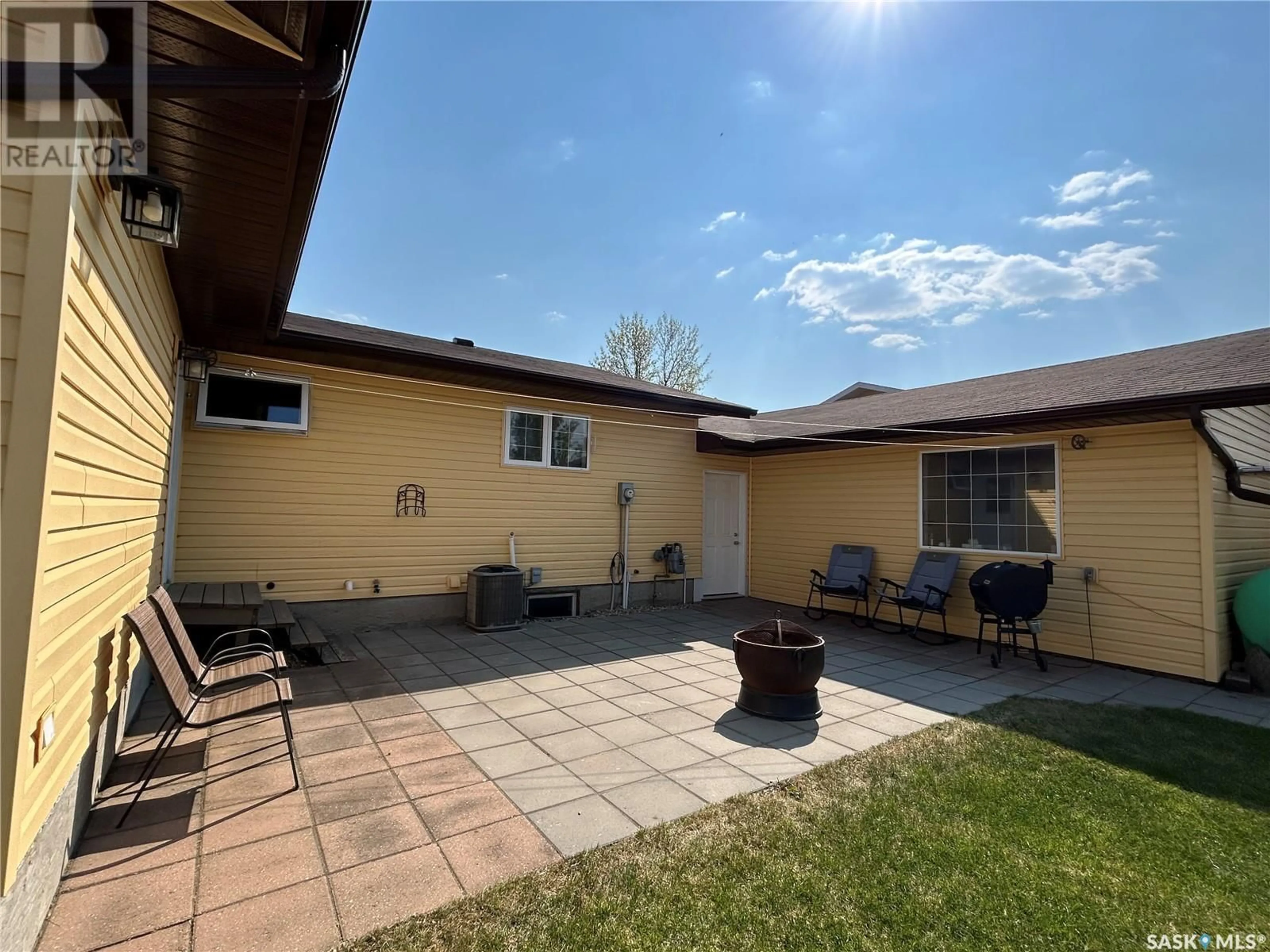 Patio, street for 5 MAIN CRESCENT, Muenster Saskatchewan S0K2Y0