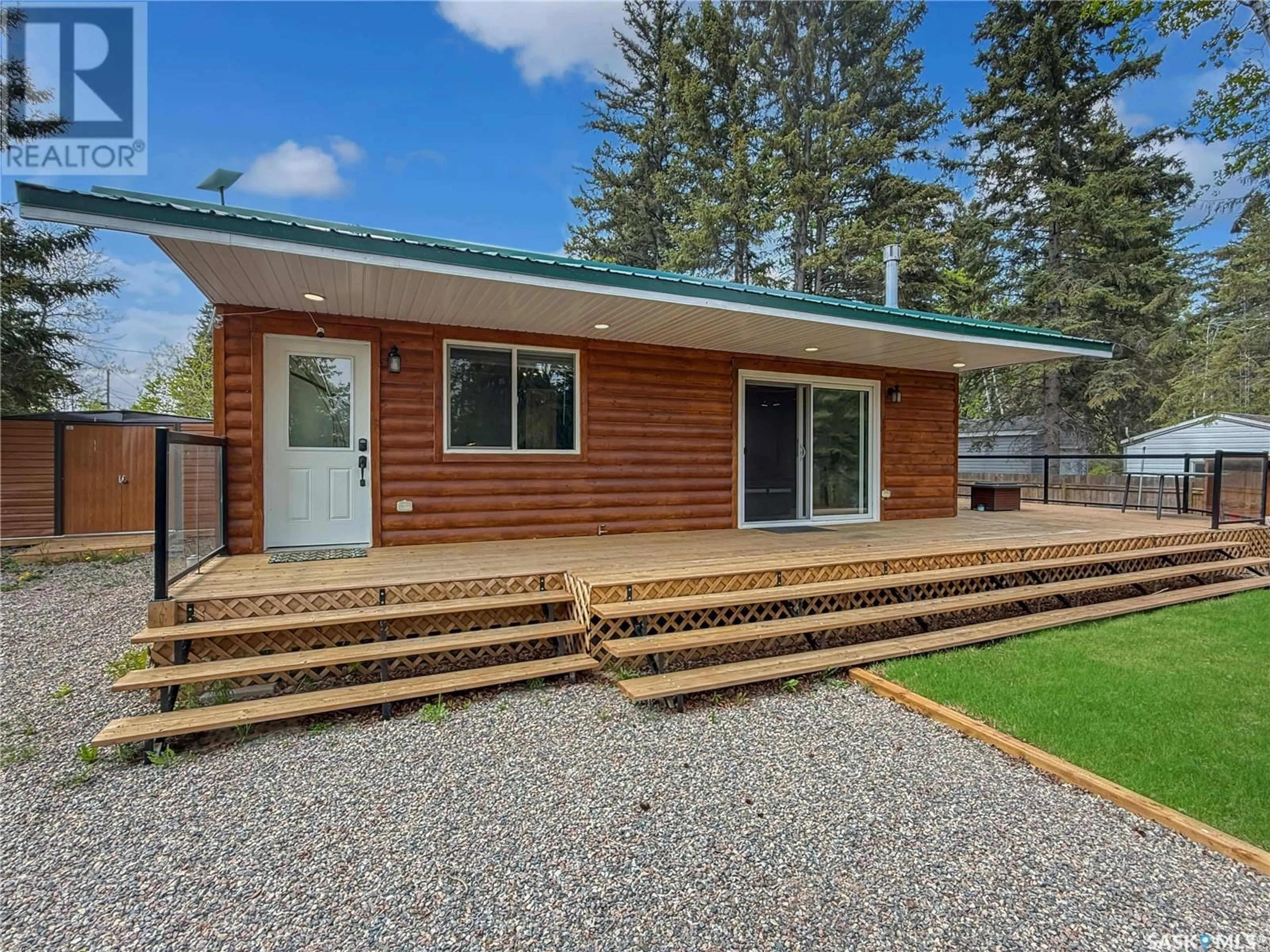 Home with vinyl exterior material, unknown for 33 MAIN STREET, Candle Lake Saskatchewan S0J3E0