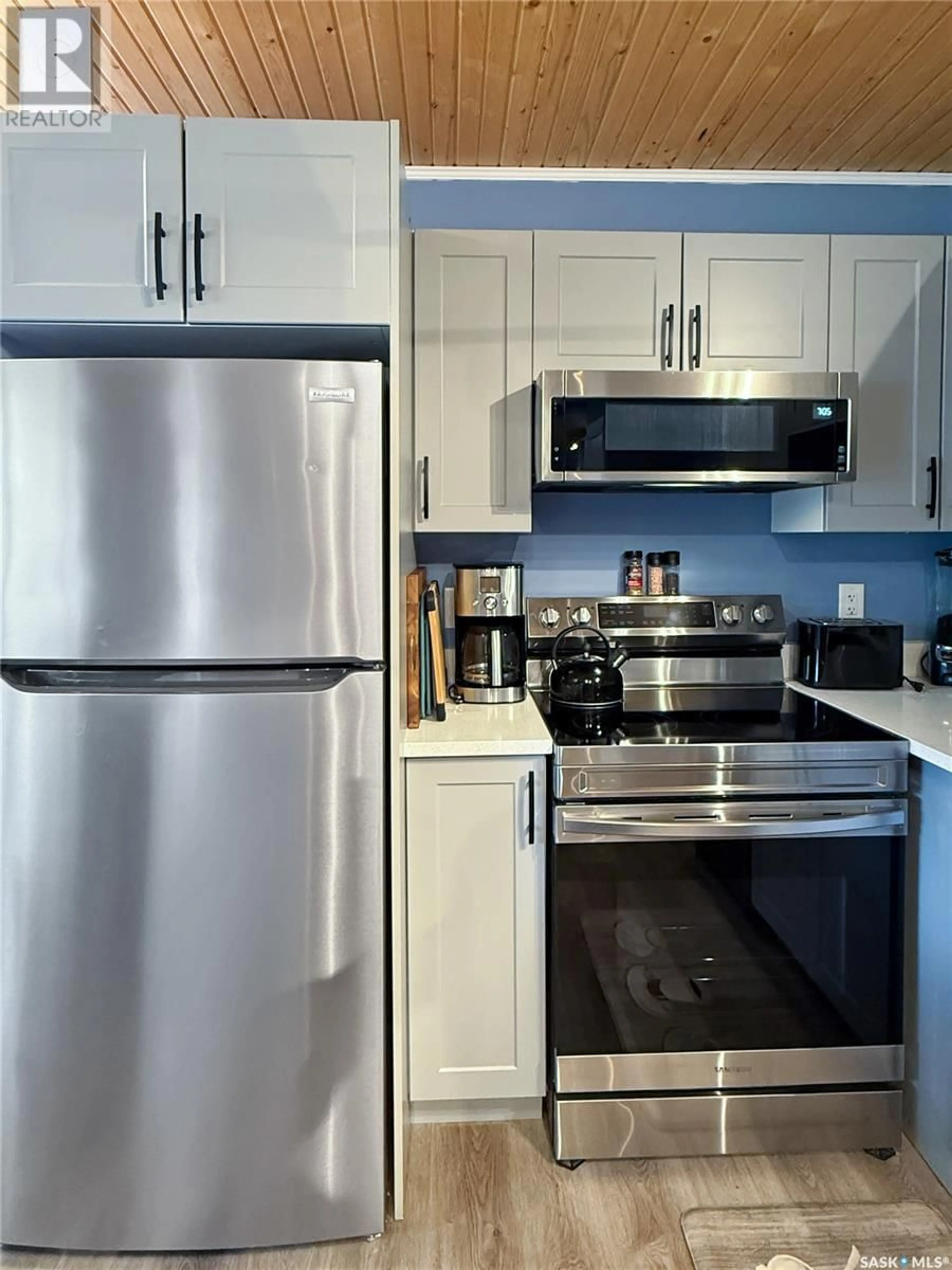 Standard kitchen, unknown for 33 MAIN STREET, Candle Lake Saskatchewan S0J3E0