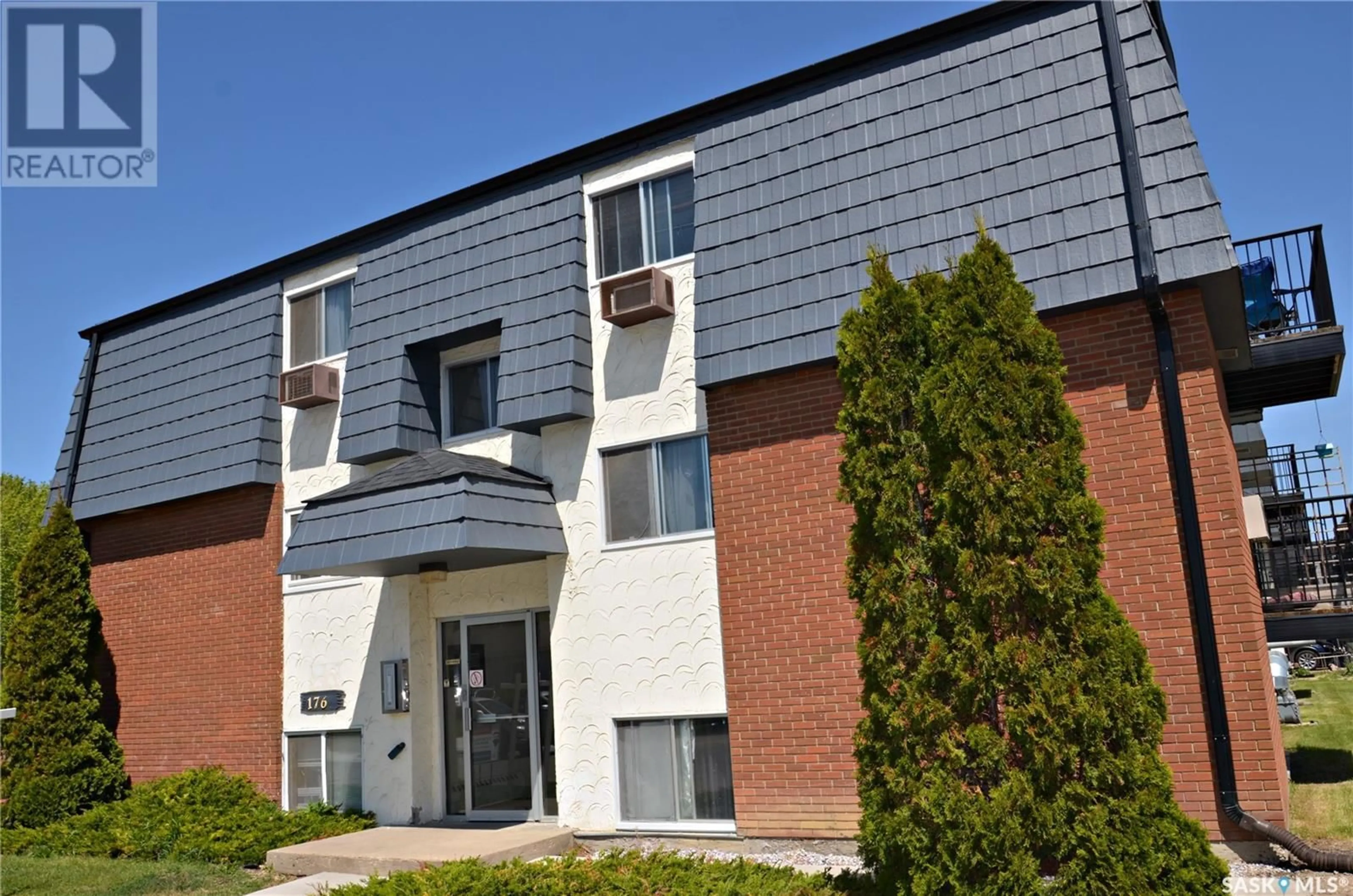 Home with brick exterior material, building for 4 176 ACADIA COURT, Saskatoon Saskatchewan S7H4C4
