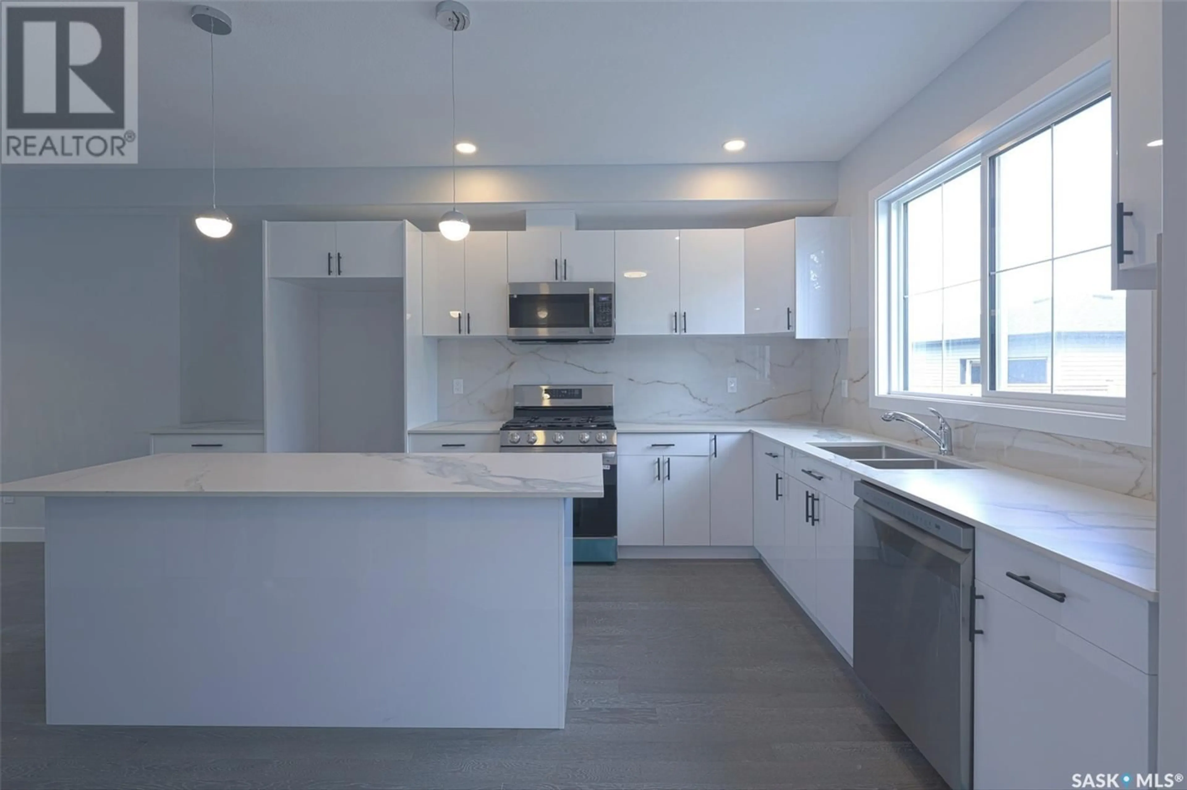 Open concept kitchen, ceramic/tile floor for 29 SALISBURY DRIVE, Saskatoon Saskatchewan S7H3J2