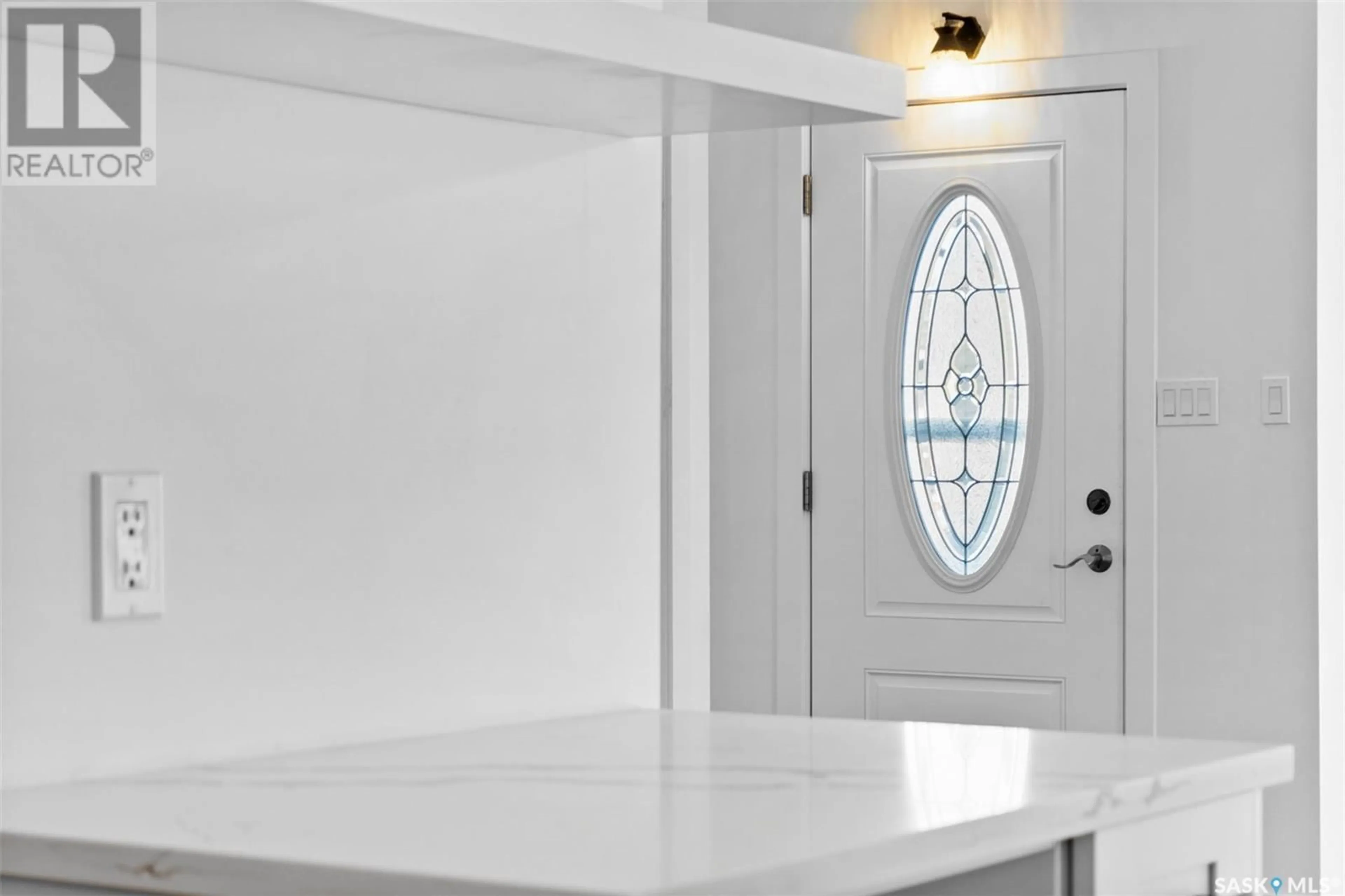 Indoor entryway for 143 GIRGULIS CRESCENT, Saskatoon Saskatchewan S7K6W8