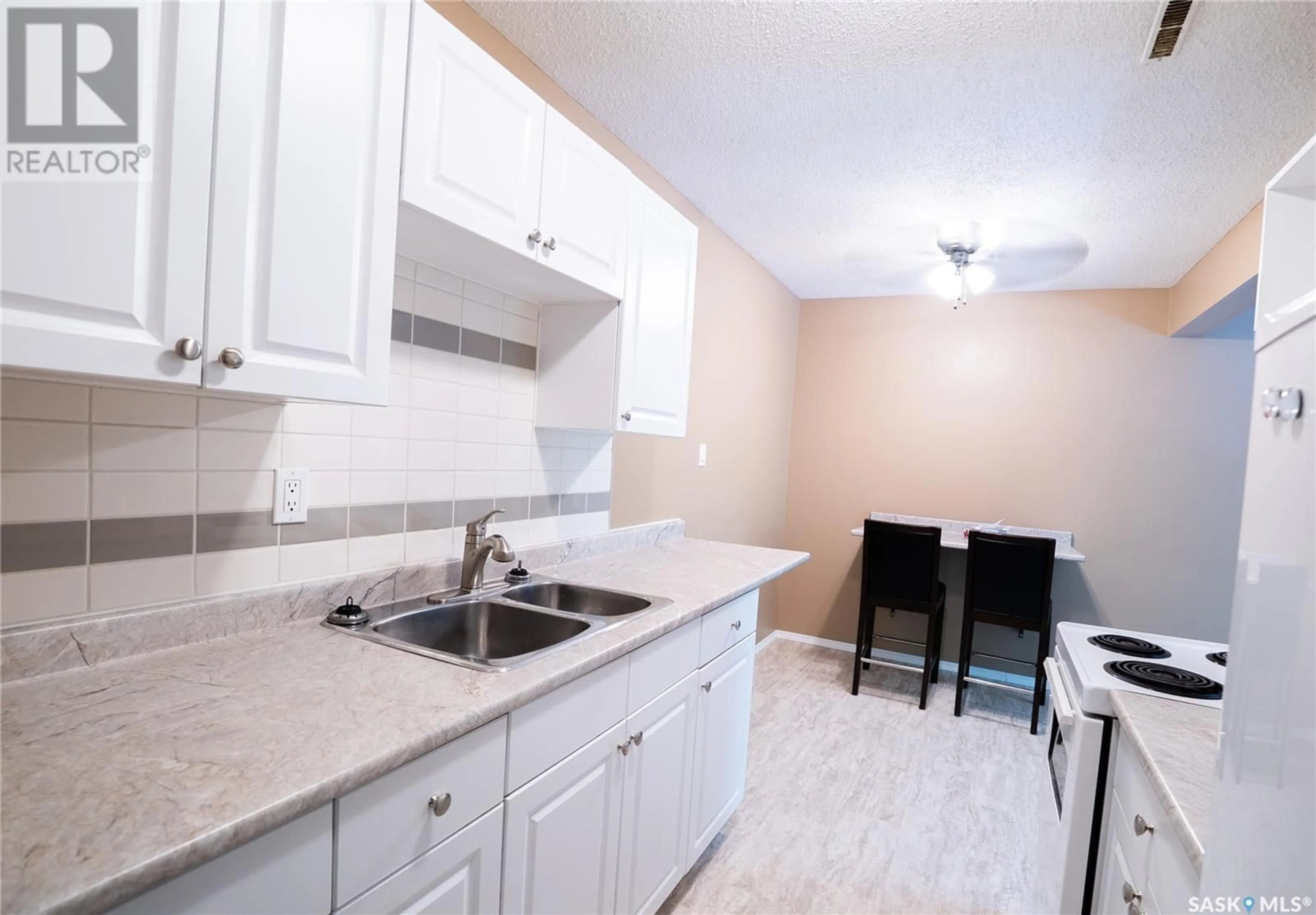 Standard kitchen, unknown for 710 - 302 MELROSE AVENUE, Saskatoon Saskatchewan S7N0Y7