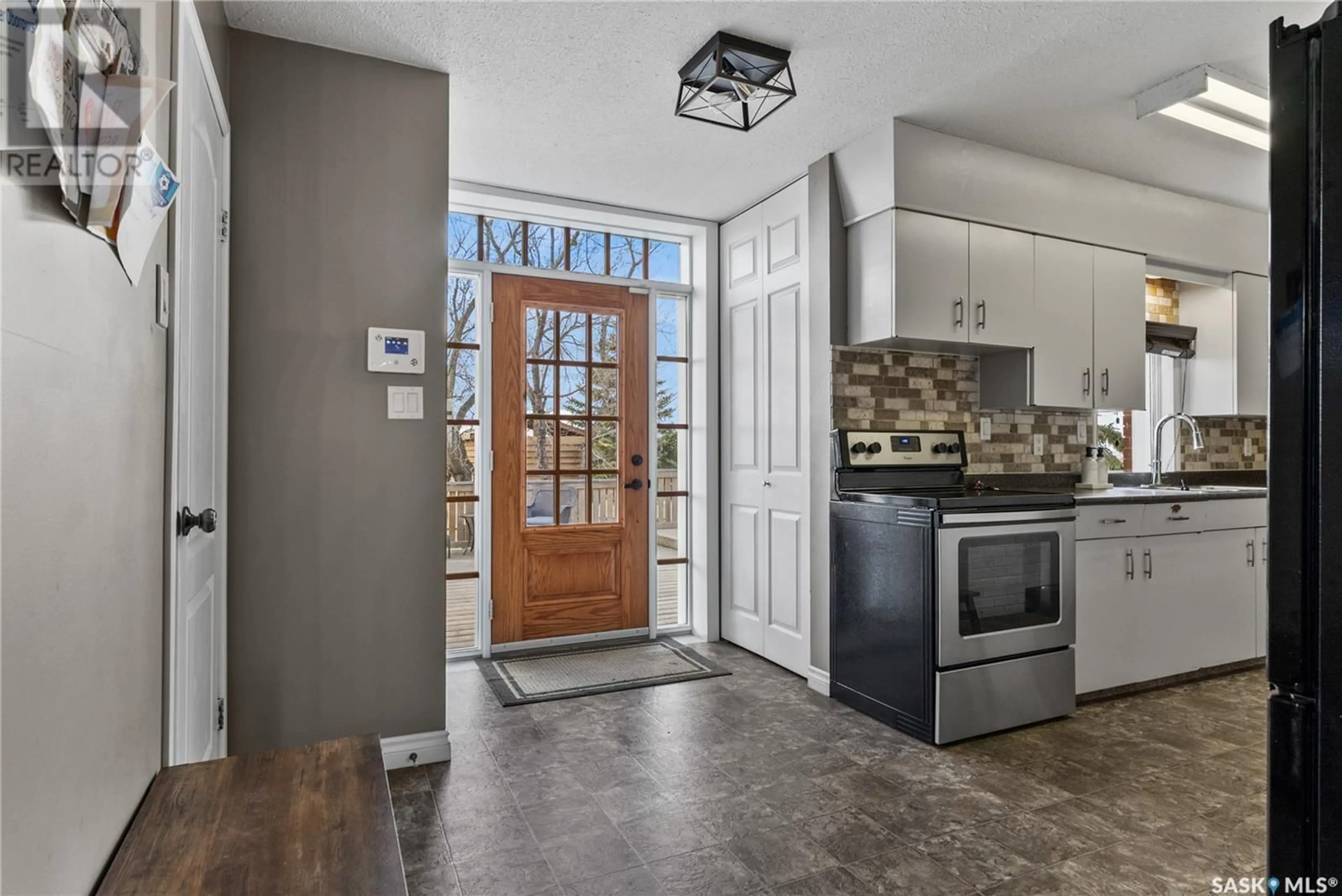 Indoor entryway for 106 2ND STREET, Denholm Saskatchewan S0M0R0