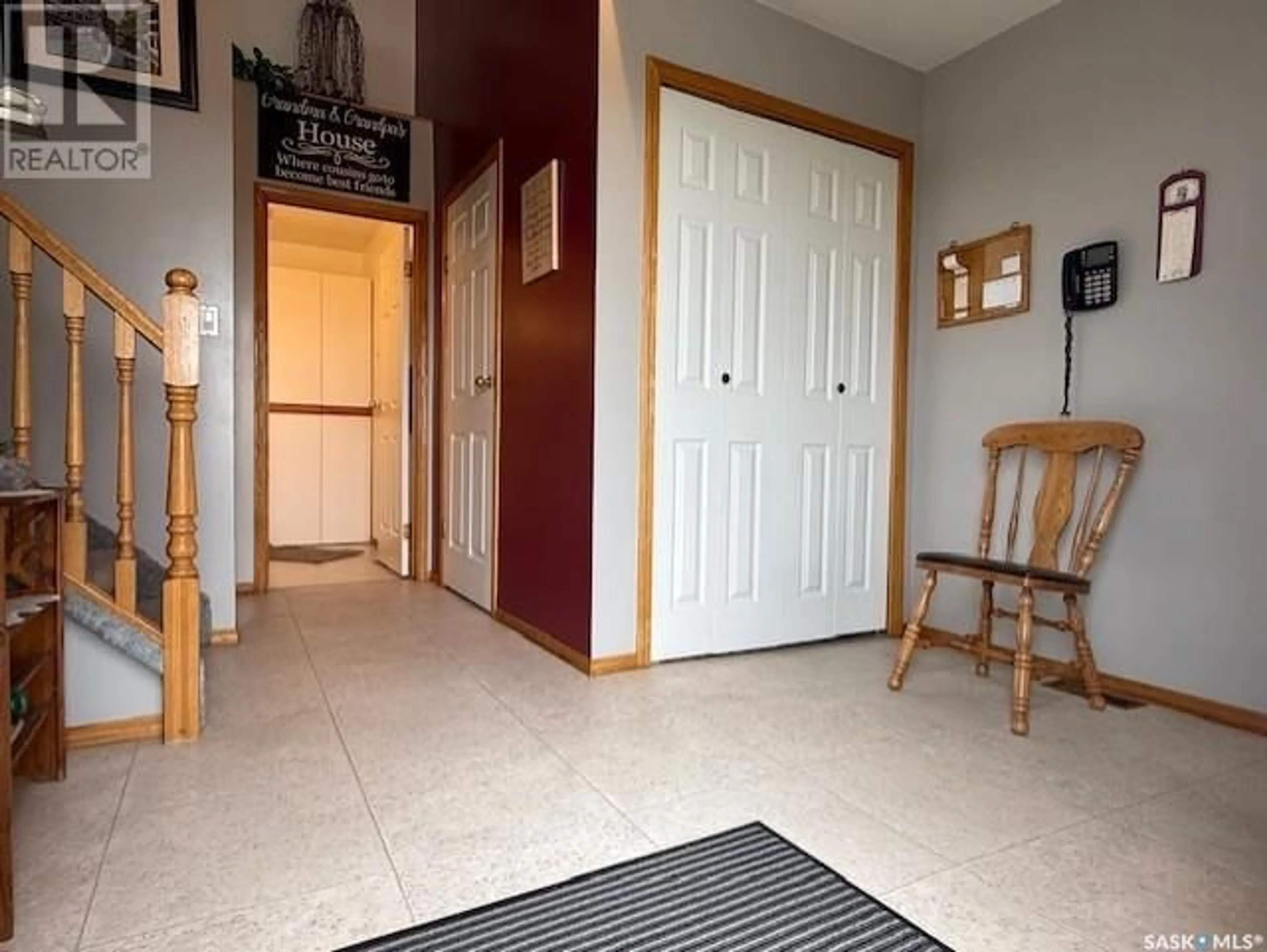 Indoor entryway for WIRTH ACREAGE, Mcleod Rm No. 185 Saskatchewan S0A2T0