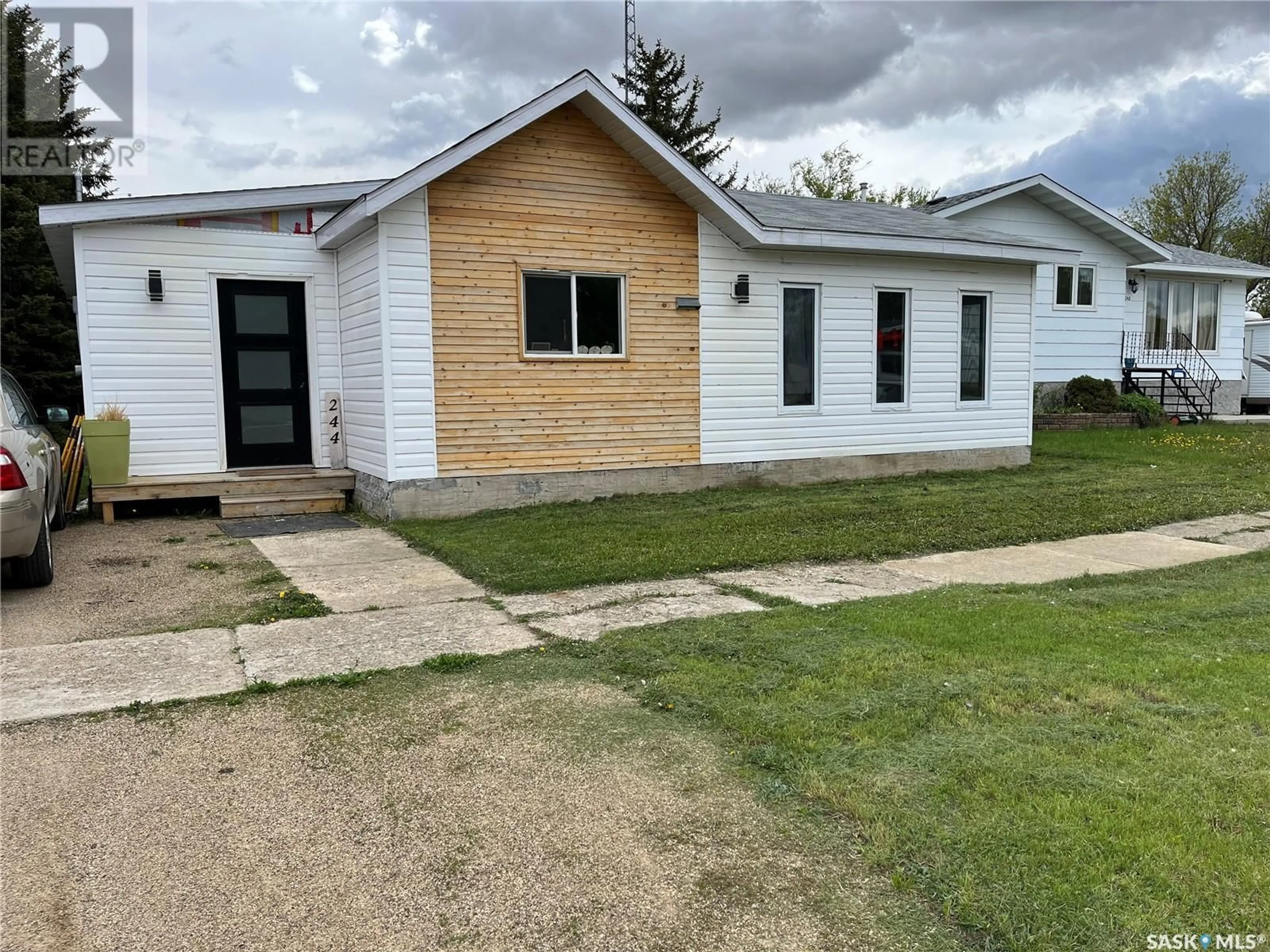 Unknown for 244 3RD AVENUE, Gravelbourg Saskatchewan S0H1X0