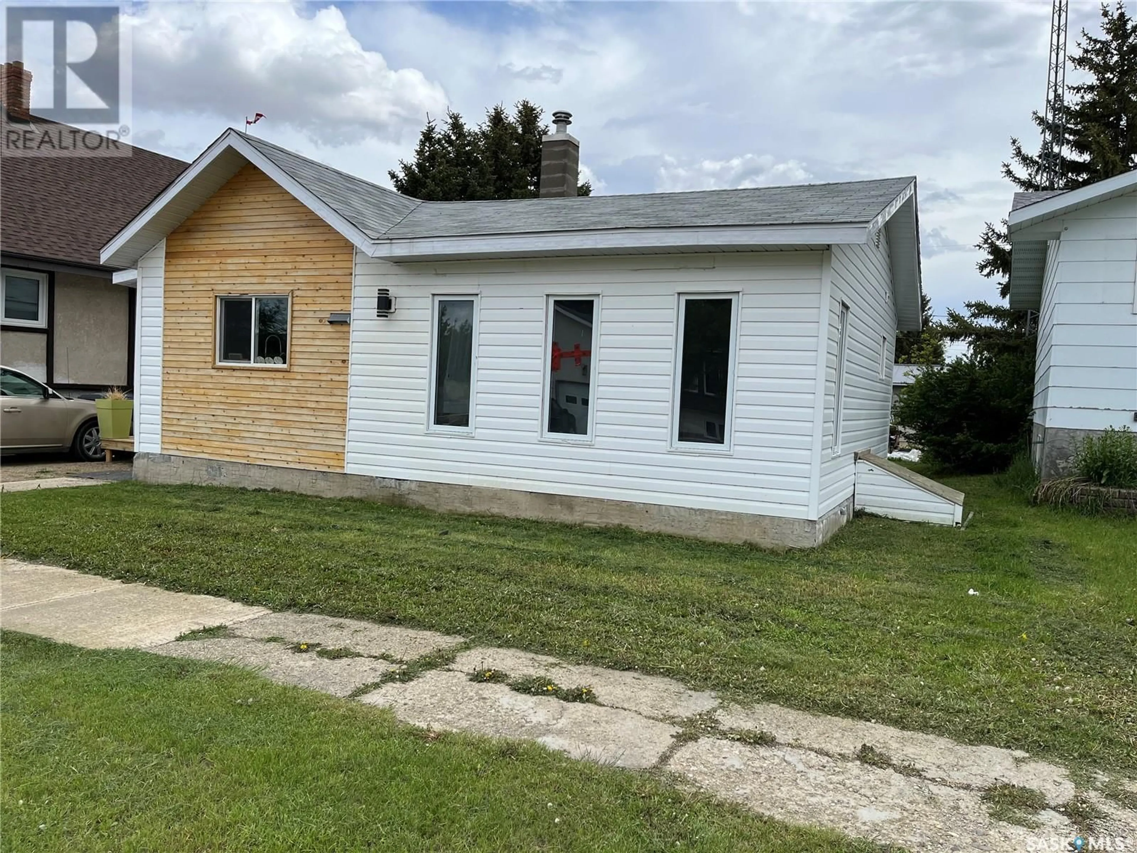 Unknown for 244 3RD AVENUE, Gravelbourg Saskatchewan S0H1X0