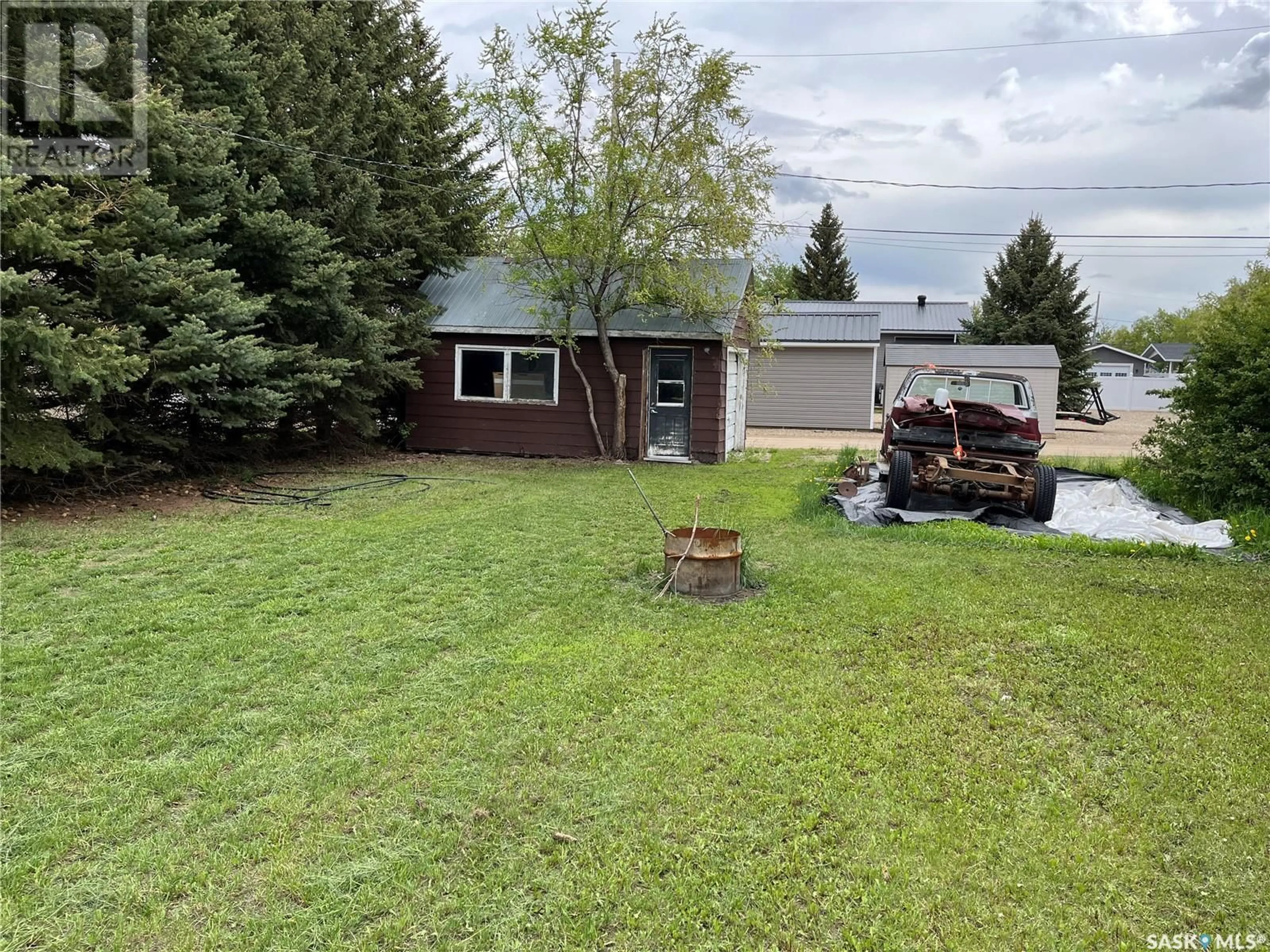 A pic from outside/outdoor area/front of a property/back of a property/a pic from drone, street for 244 3RD AVENUE, Gravelbourg Saskatchewan S0H1X0