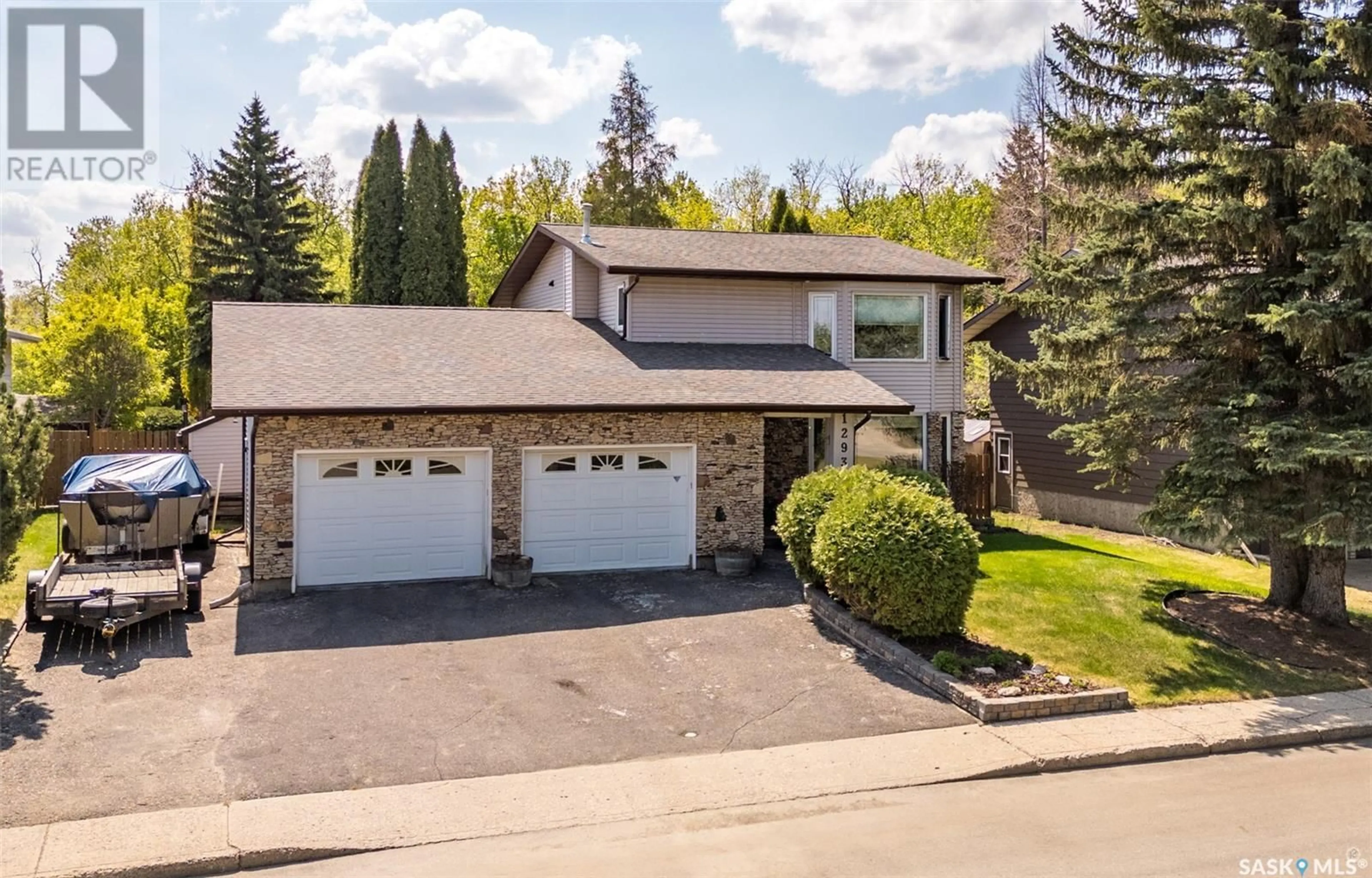 A pic from outside/outdoor area/front of a property/back of a property/a pic from drone, street for 1293 AMOS PLACE, Prince Albert Saskatchewan S6V7A5