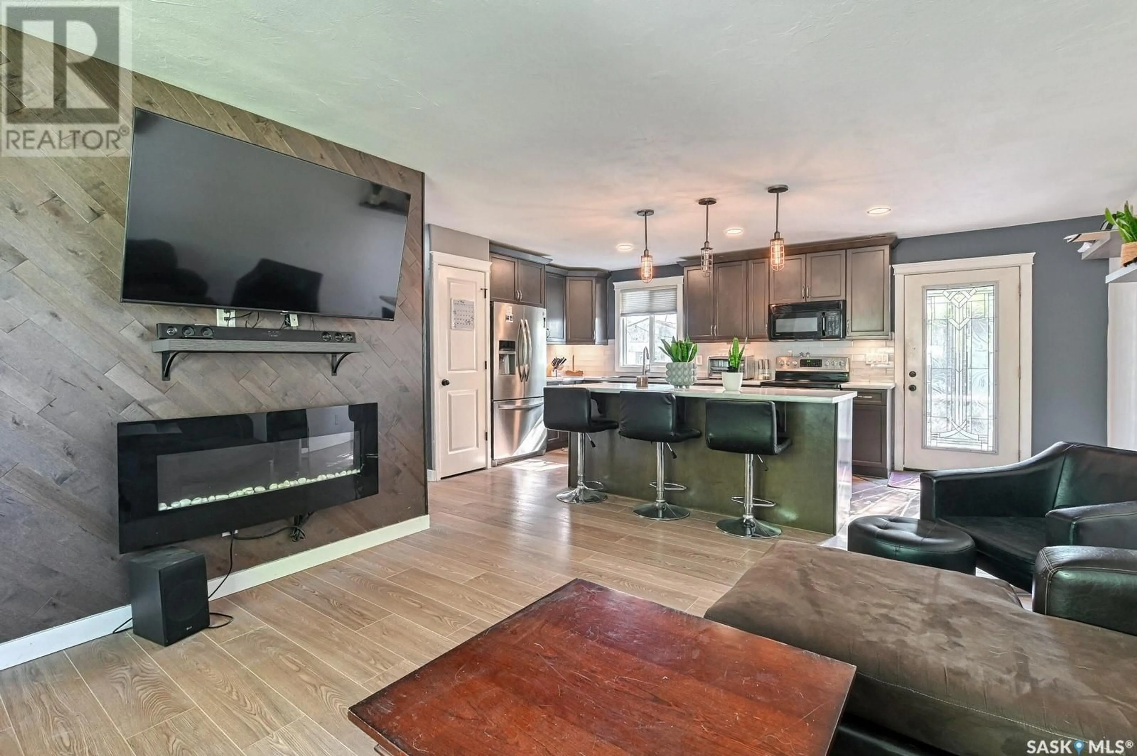Open concept kitchen, unknown for 625 ARTHUR STREET, Regina Saskatchewan S4T4V3