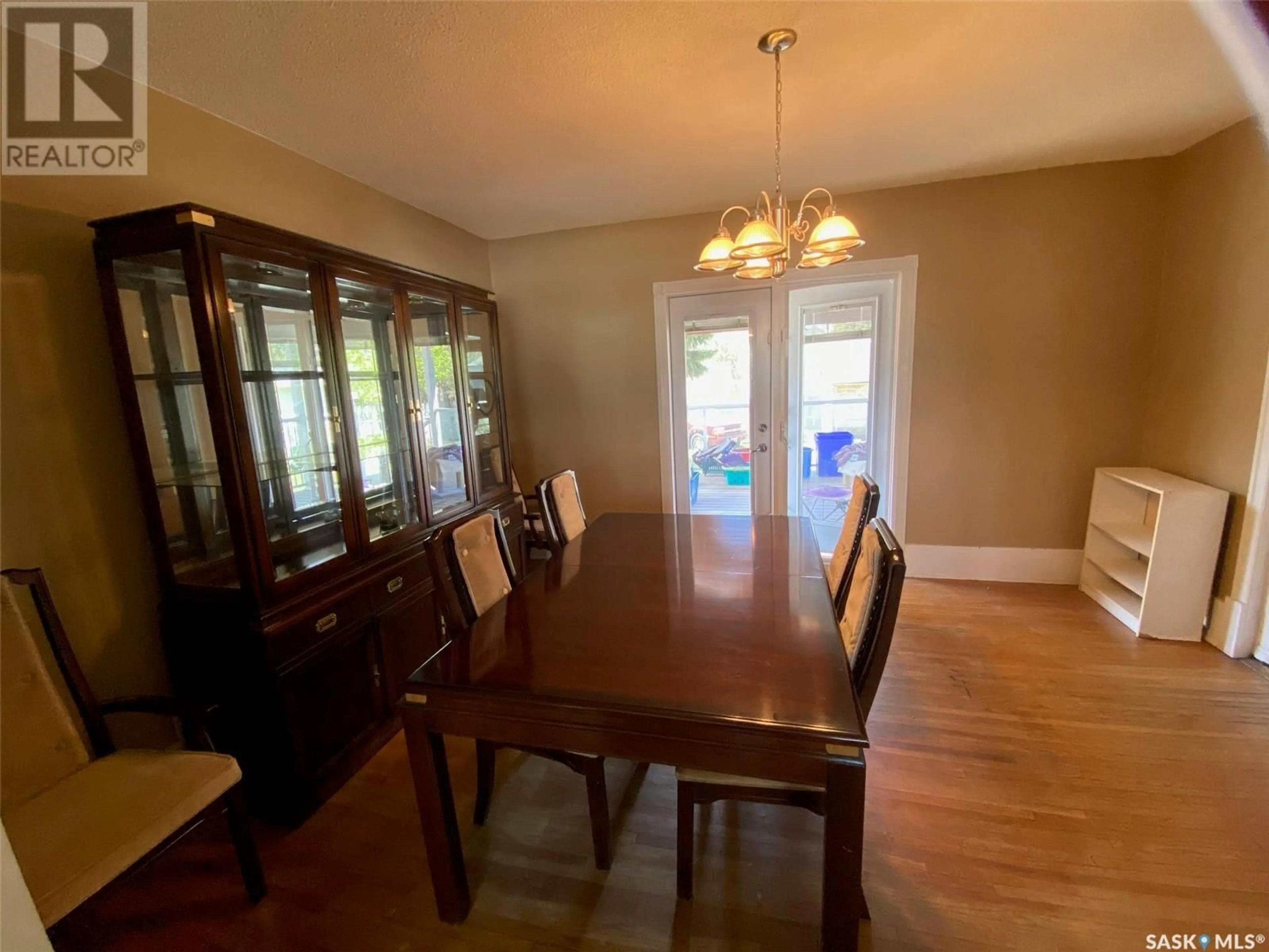 Dining room, wood/laminate floor for 186 SECOND AVENUE, Yorkton Saskatchewan S3N1G7