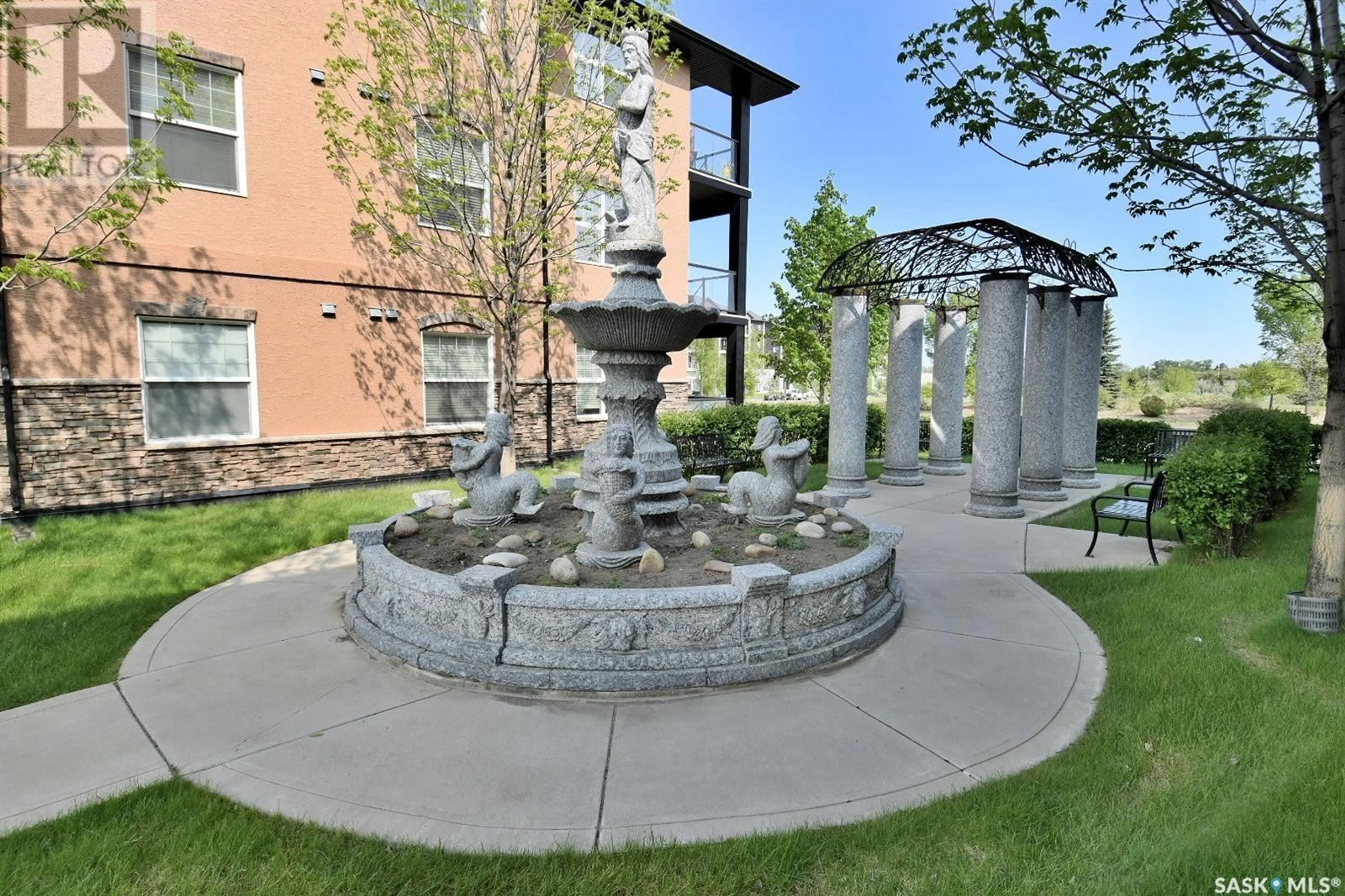 Patio, building for B212 - 103 WELLMAN CRESCENT, Saskatoon Saskatchewan S7T0C1