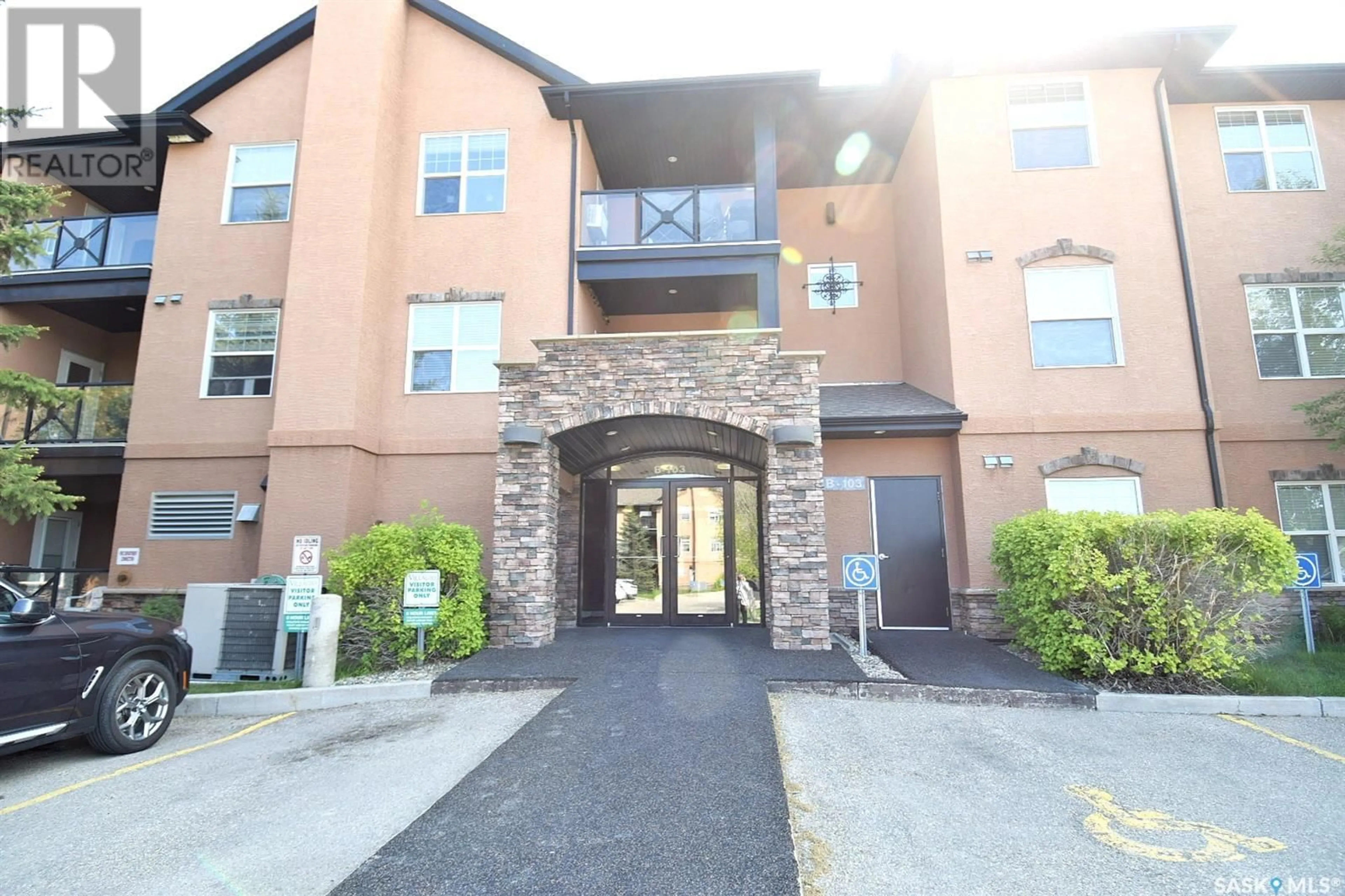 Indoor foyer for B212 - 103 WELLMAN CRESCENT, Saskatoon Saskatchewan S7T0C1