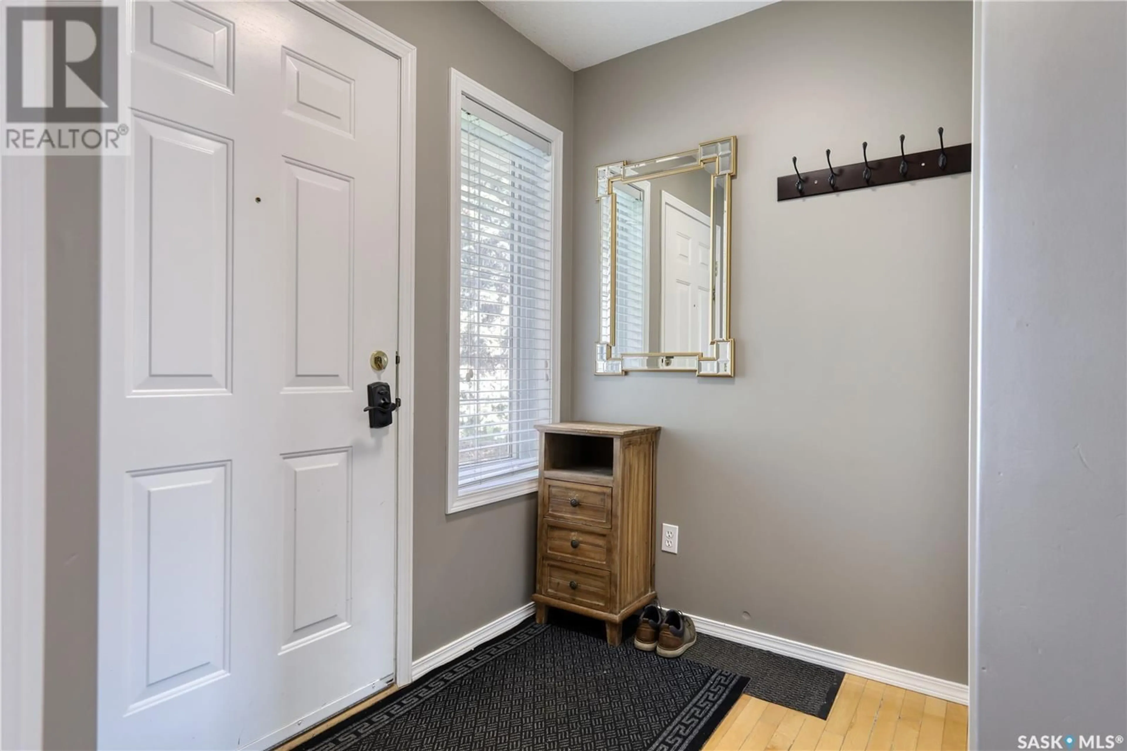 Indoor entryway for 1 111 FAIRBROTHER CRESCENT, Saskatoon Saskatchewan S7S1L3