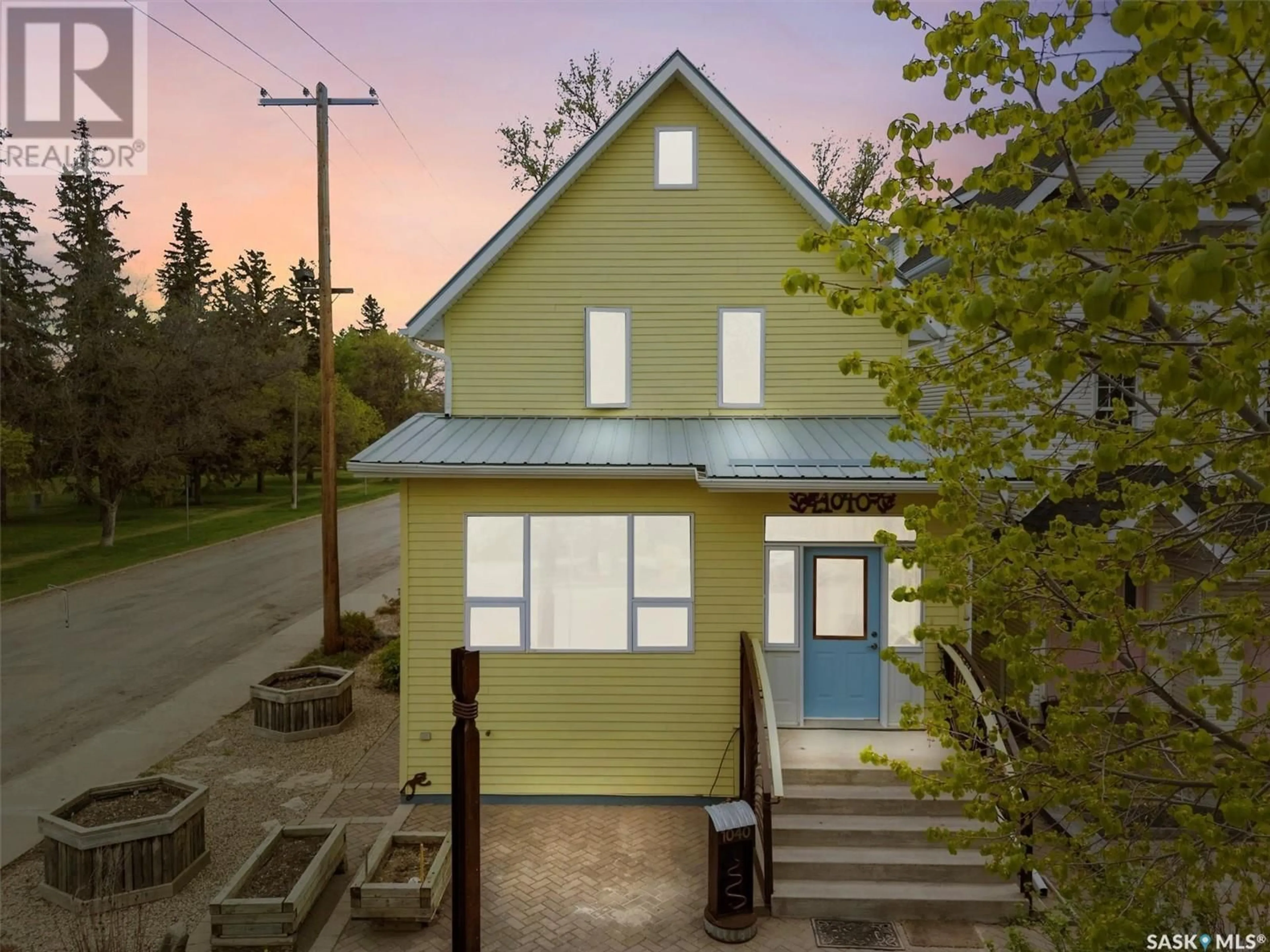 A pic from outside/outdoor area/front of a property/back of a property/a pic from drone, street for 1040 AIRD STREET, Saskatoon Saskatchewan S7N0T1