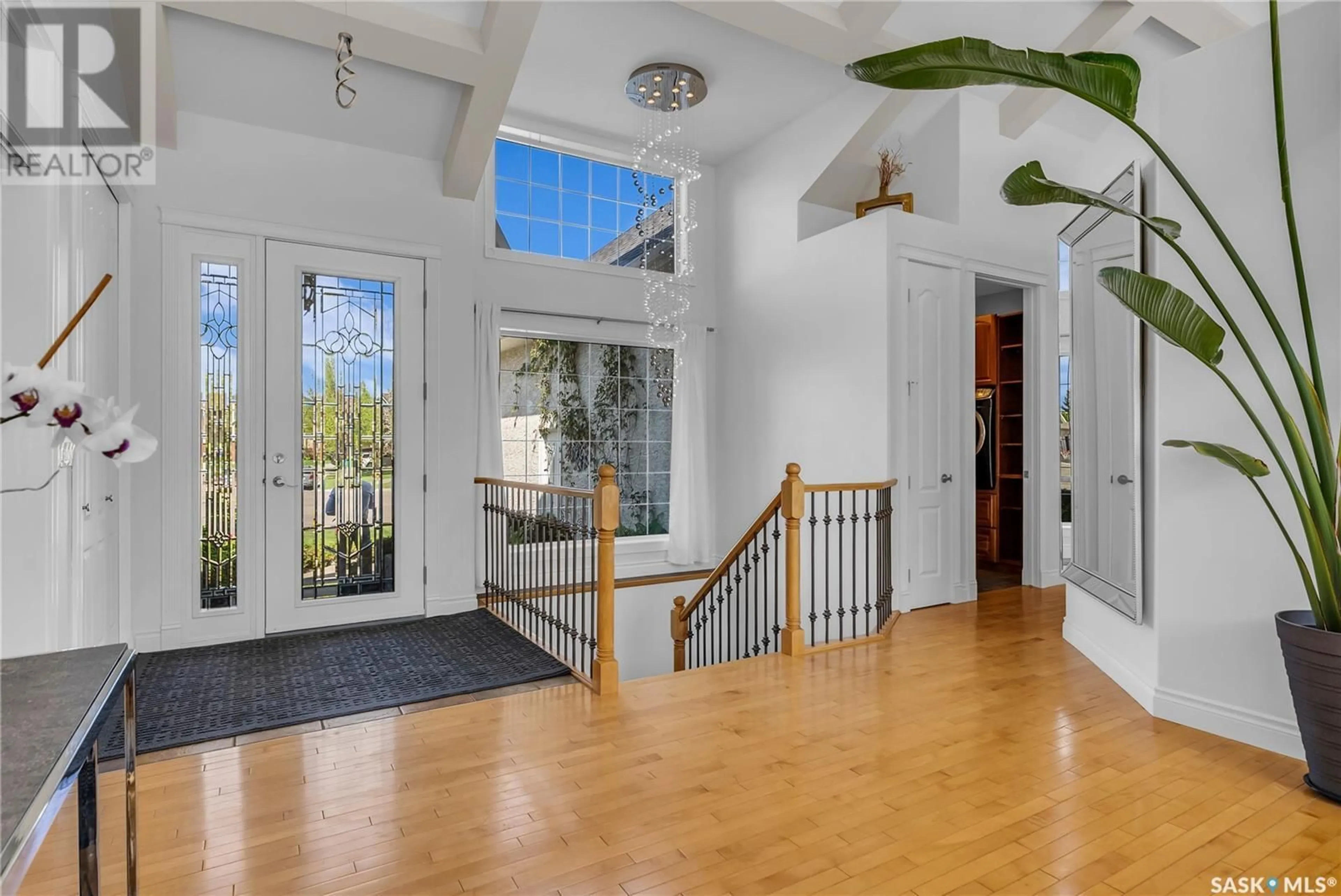 Indoor entryway for 219 WRIGHT CRESCENT, Saskatoon Saskatchewan S7N4T6