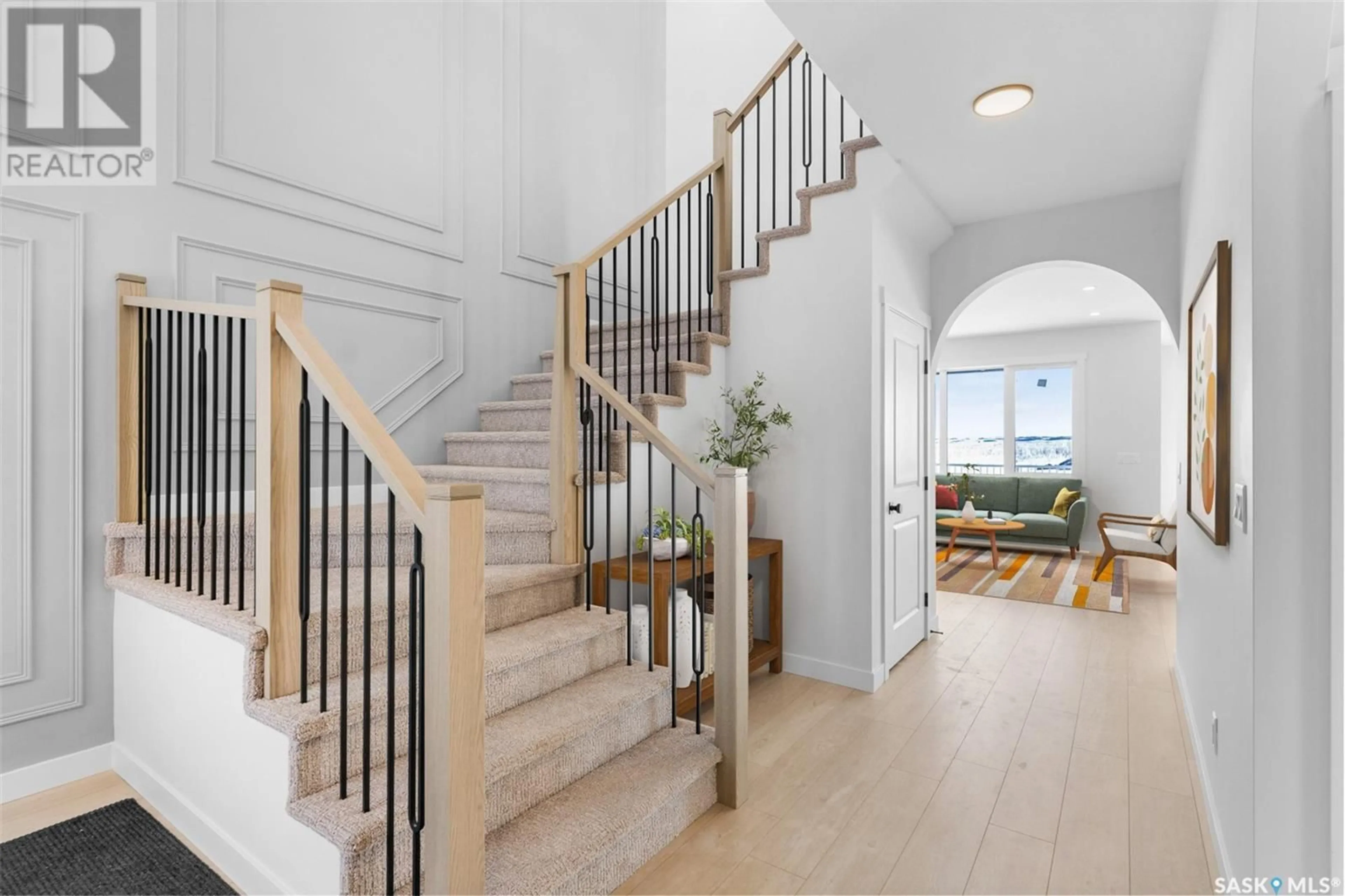 Stairs for 423 DORAN CRESCENT, Saskatoon Saskatchewan S7V1W2