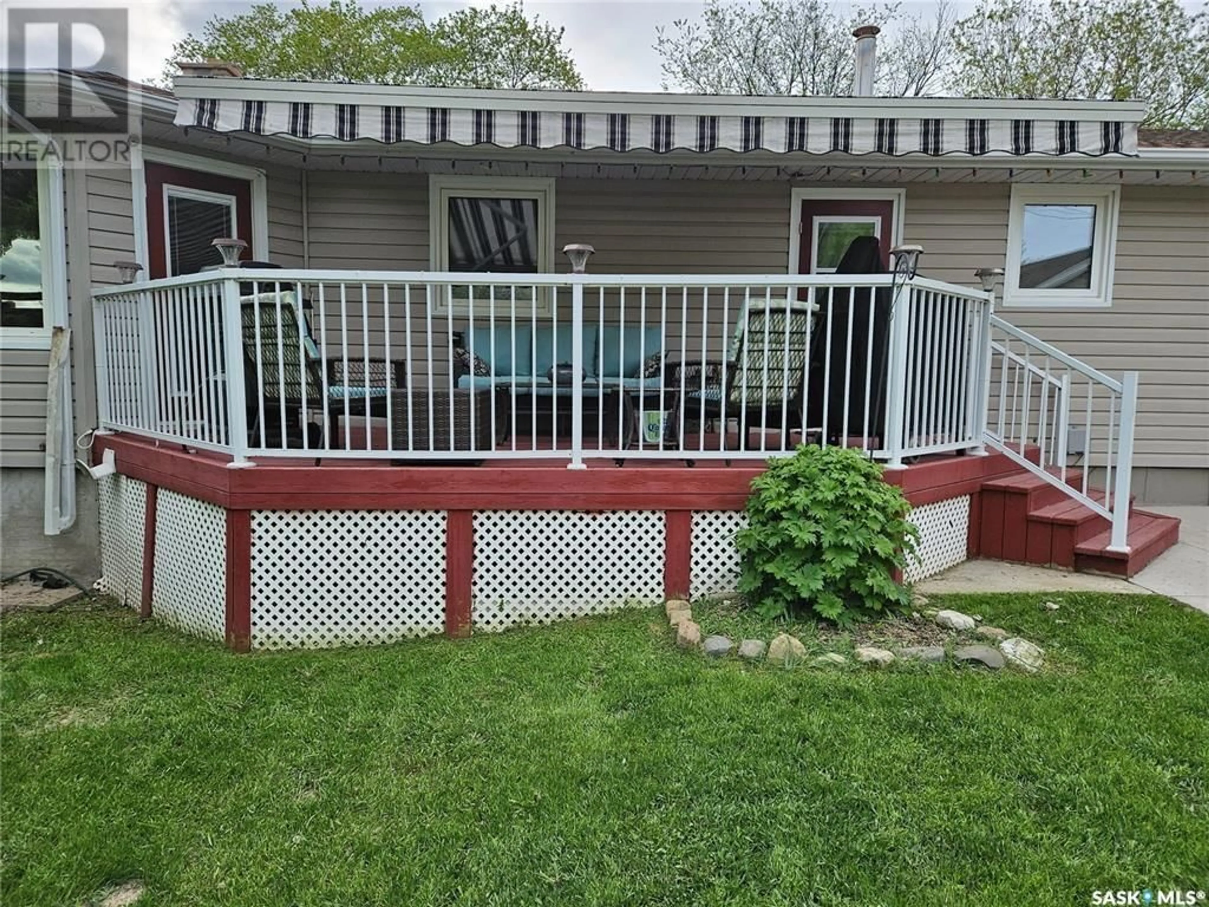 Patio, water/lake/river/ocean view for E - 205 1ST STREET, Carlyle Saskatchewan S0C0R0