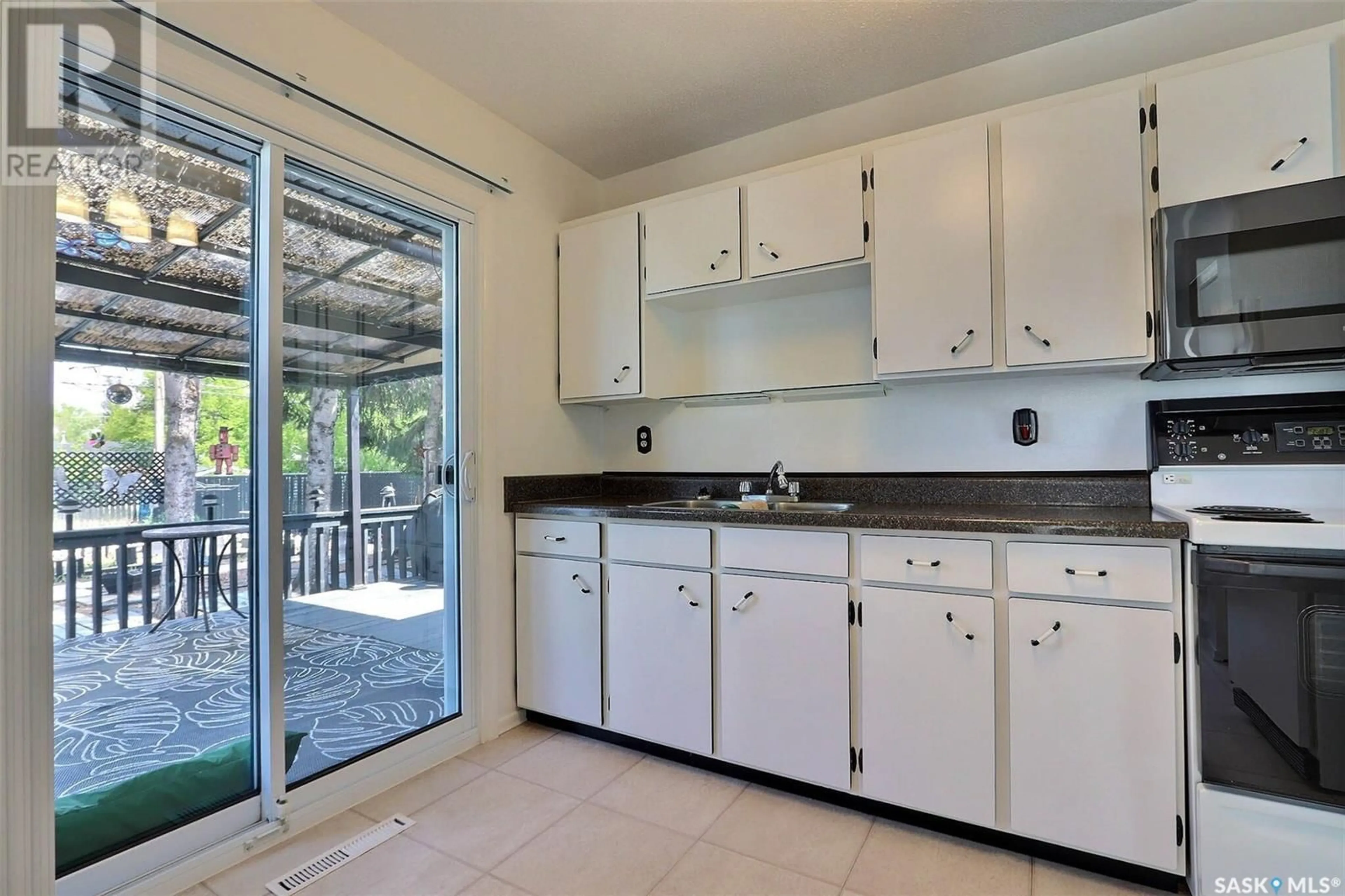 Standard kitchen, ceramic/tile floor for 1370 2ND STREET, Prince Albert Saskatchewan S6V0H4