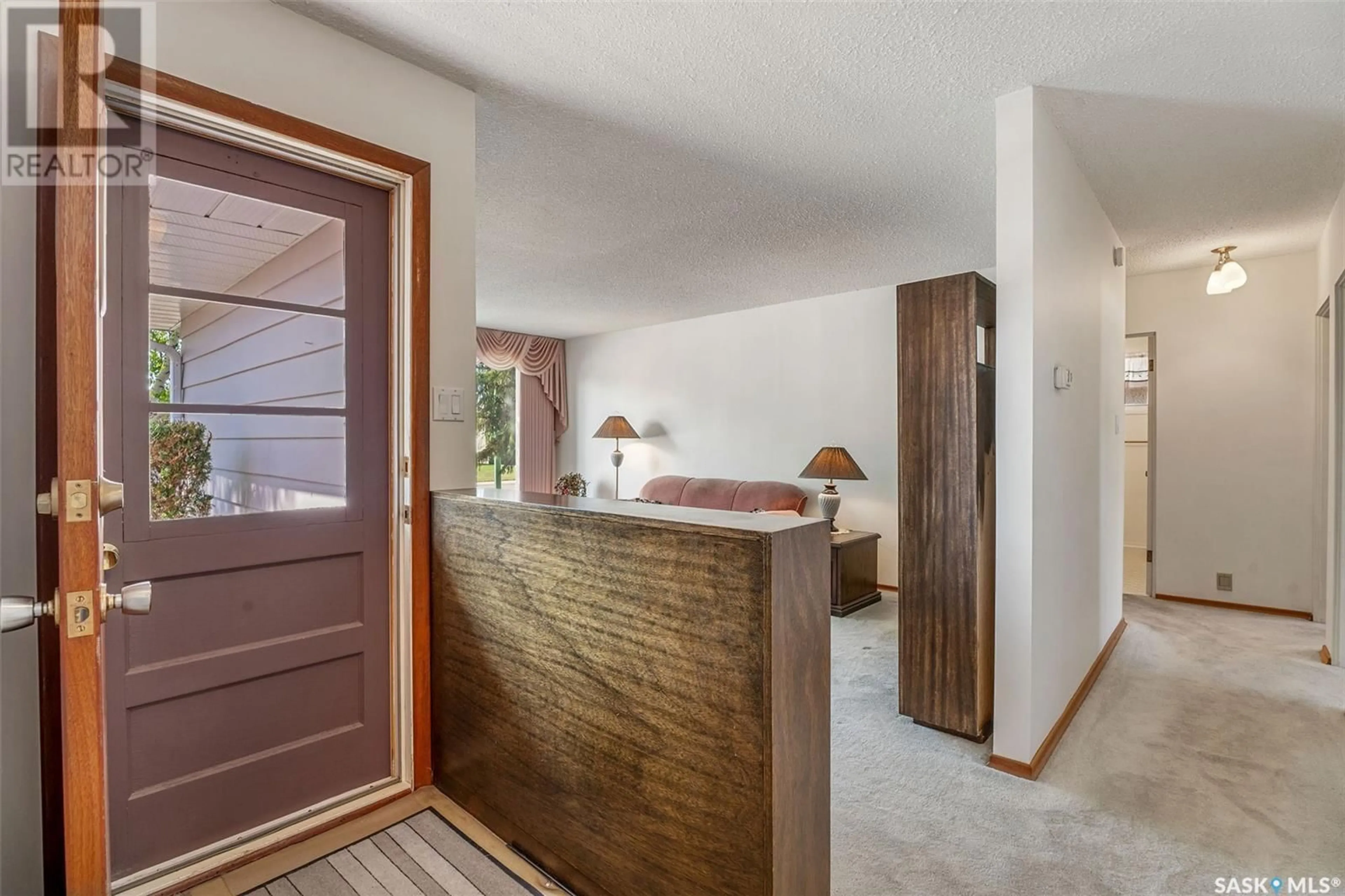 Indoor entryway for 430 27TH STREET, Prince Albert Saskatchewan S6V1W3