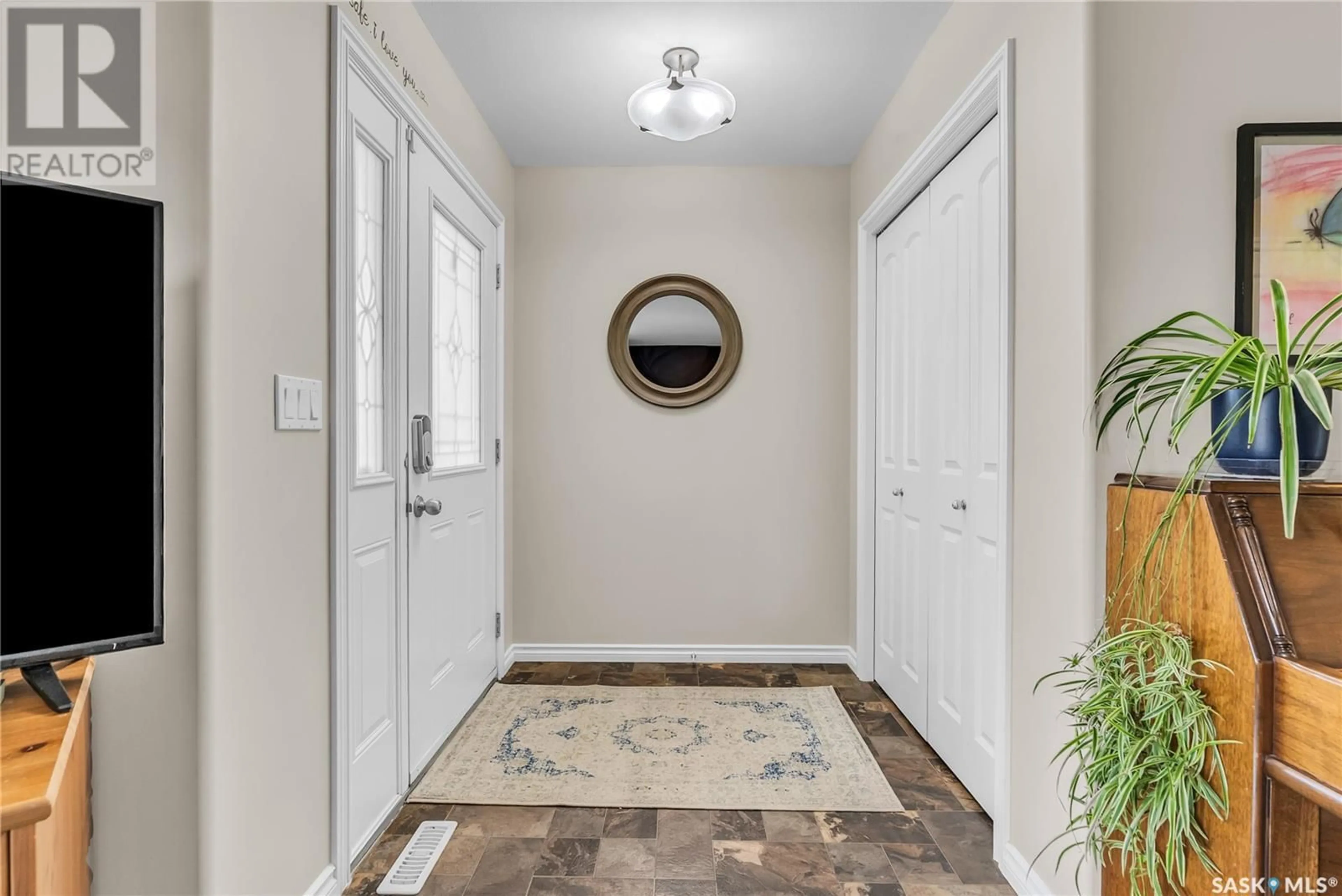 Indoor entryway for 174 CORNISH ROAD, Saskatoon Saskatchewan S7K0K4