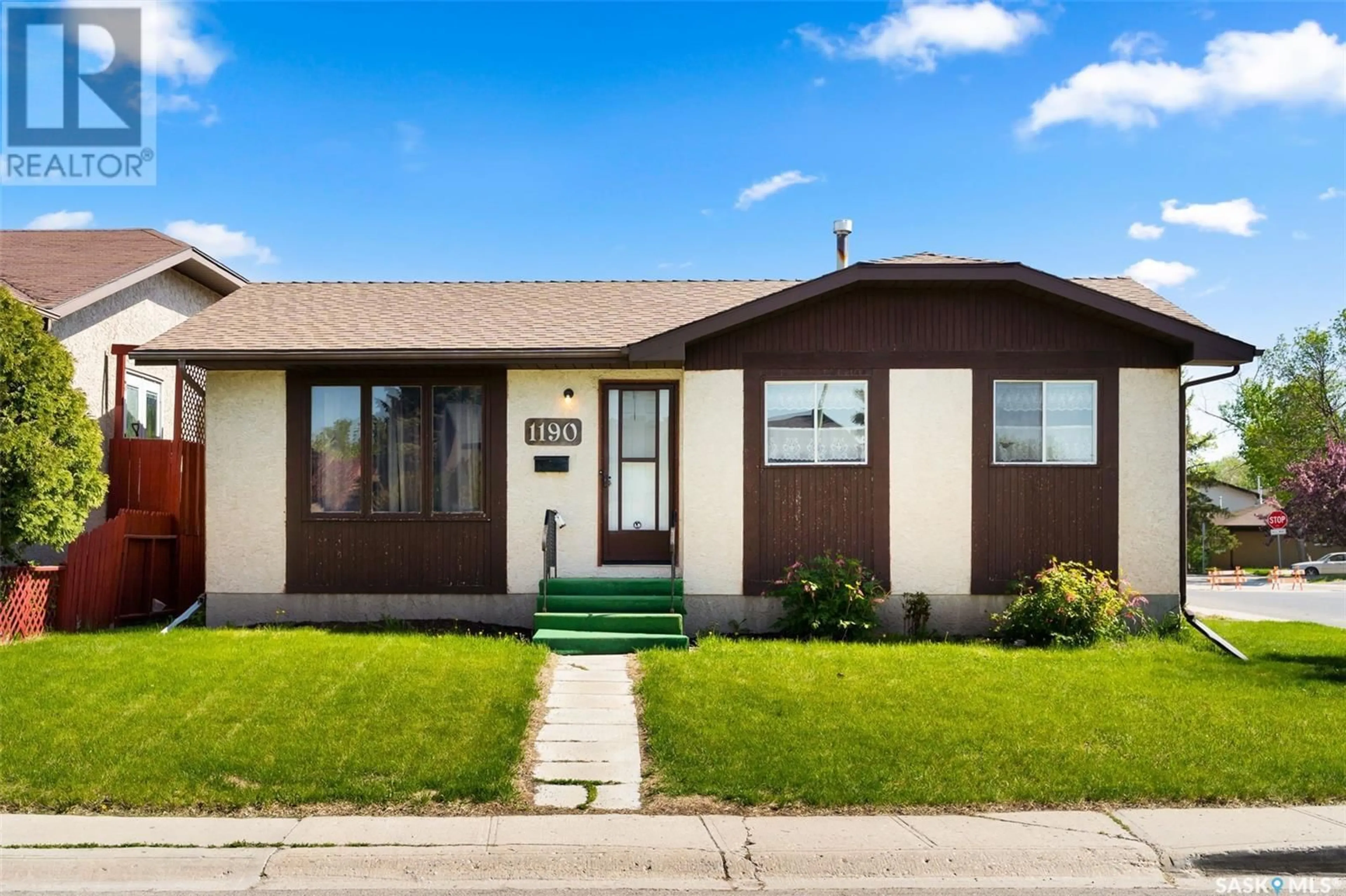 Home with vinyl exterior material, street for 1190 FERGUSON CRESCENT, Regina Saskatchewan S4N6V6