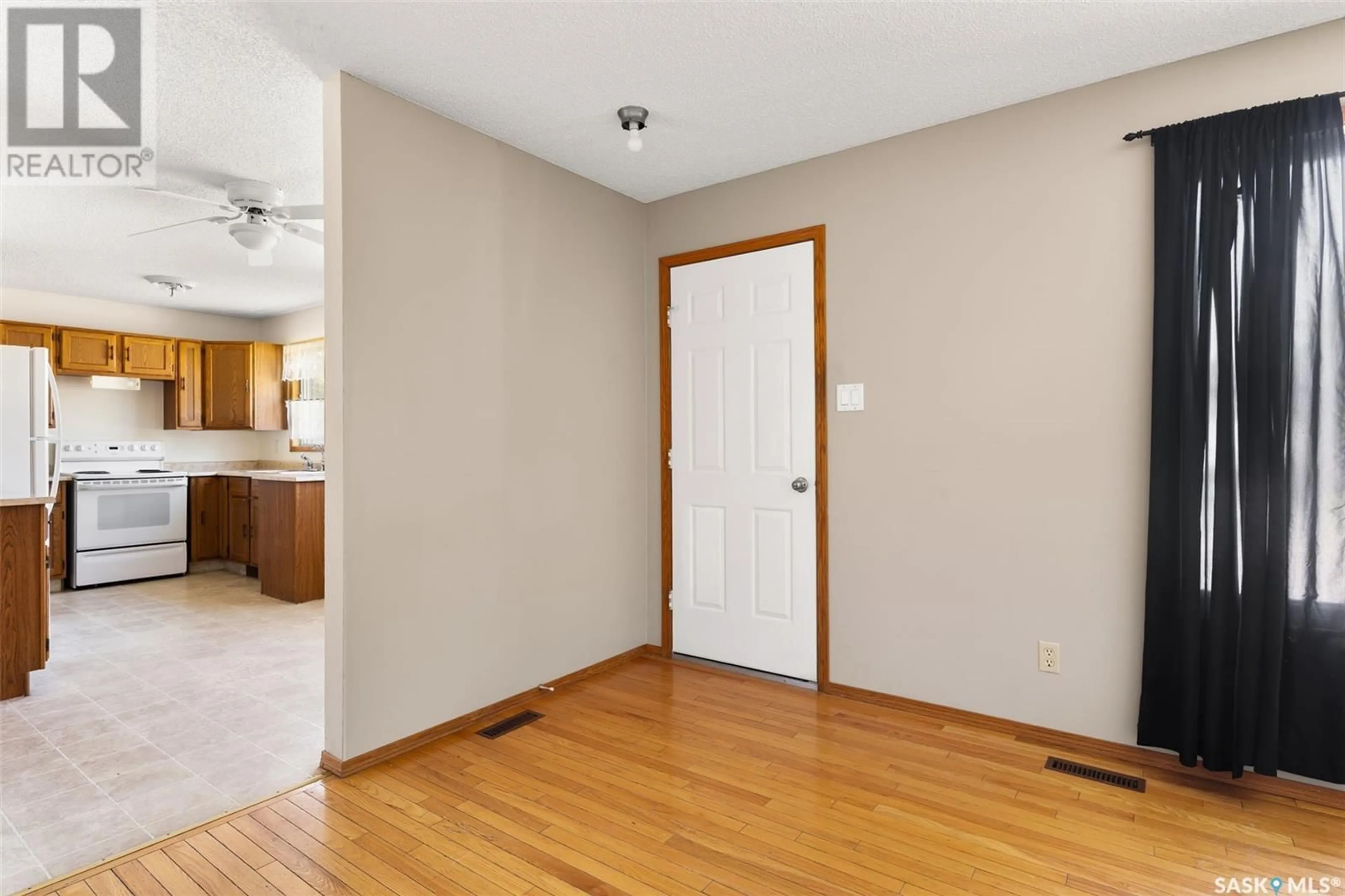 A pic of a room for 1190 FERGUSON CRESCENT, Regina Saskatchewan S4N6V6