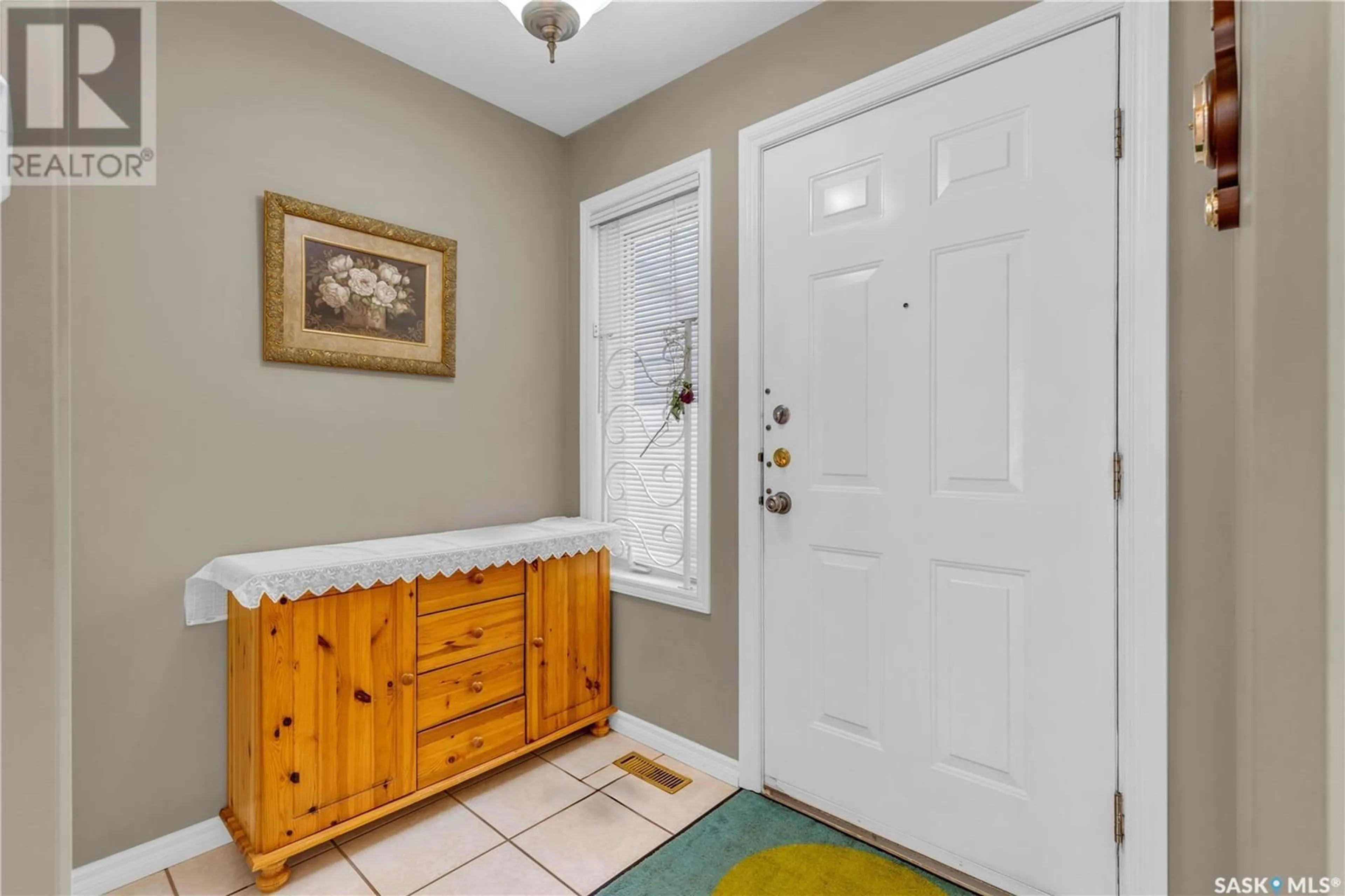 Indoor entryway for 6 103 BANYAN CRESCENT, Saskatoon Saskatchewan S7V1G2