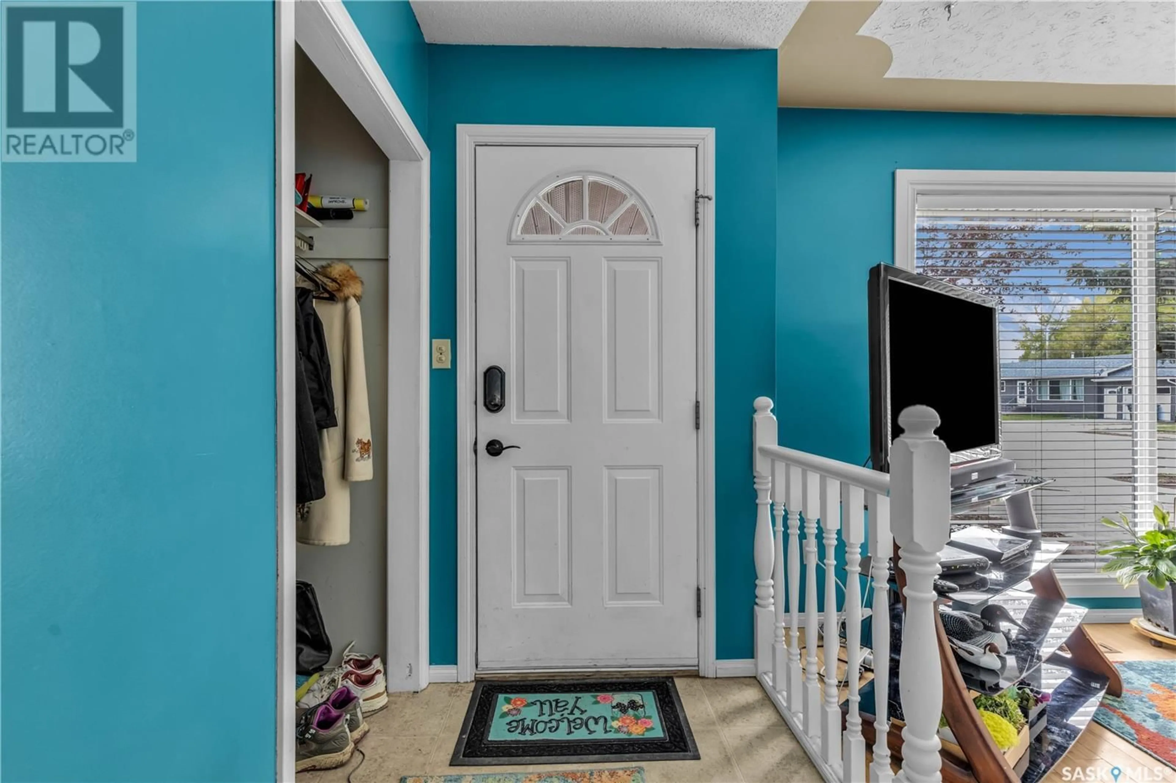 Indoor entryway for 56 KING CRESCENT, Humboldt Saskatchewan S0K2A0