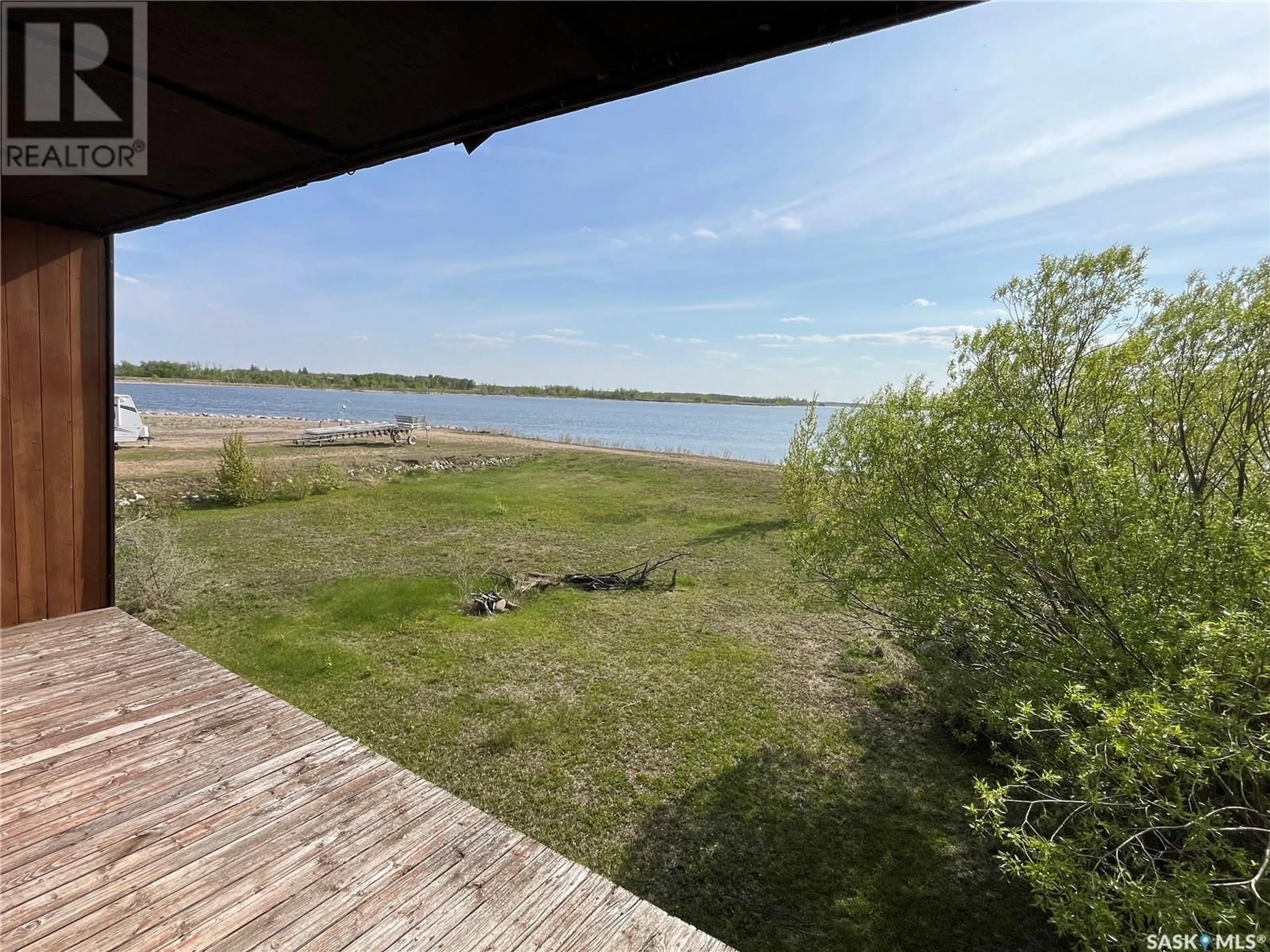A pic from outside/outdoor area/front of a property/back of a property/a pic from drone, water/lake/river/ocean view for 118-119 MURRAY CRESCENT, Fishing Lake Saskatchewan S0A1A0