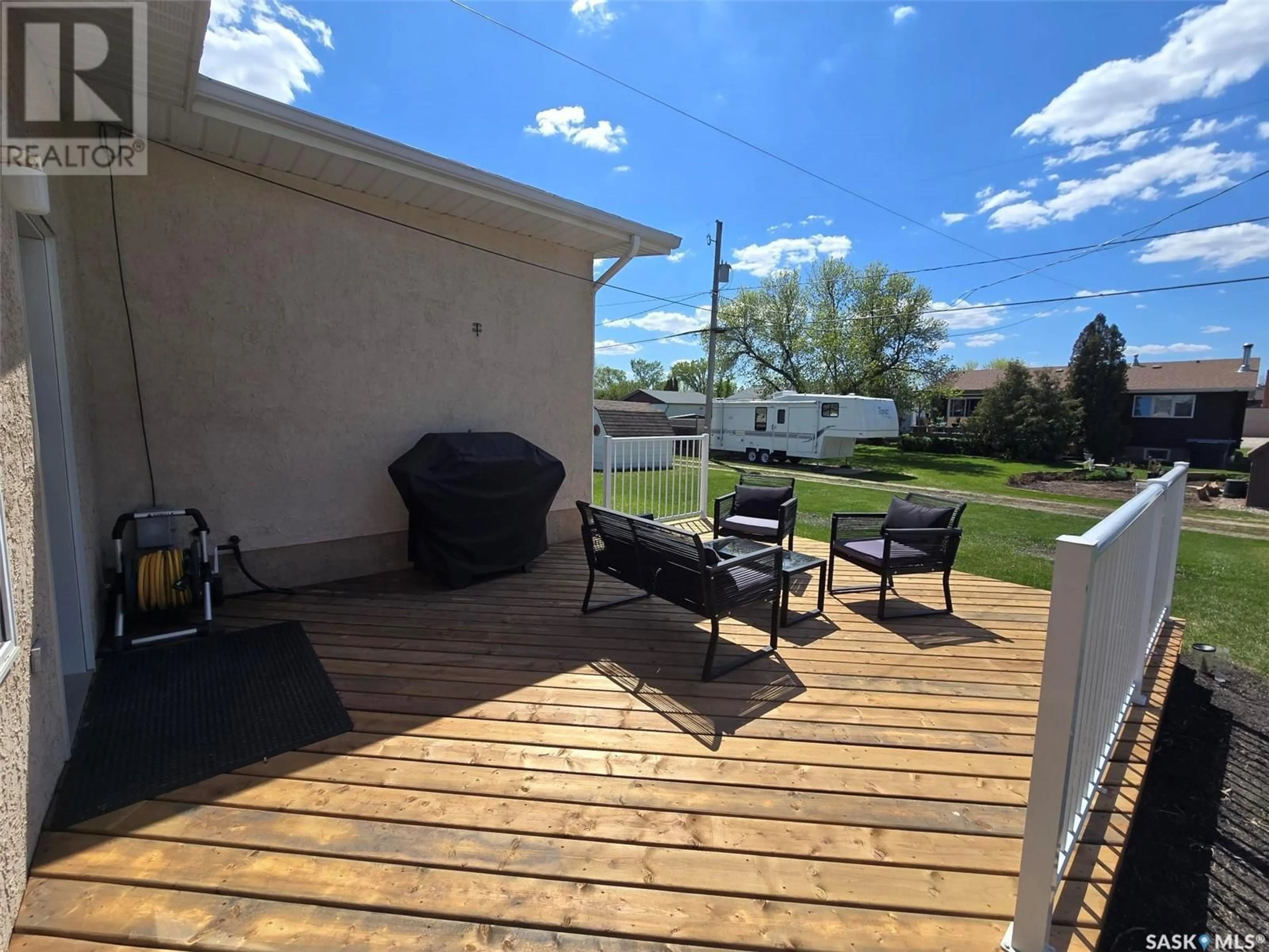 Patio, water/lake/river/ocean view for 1002 DESMOND STREET, Grenfell Saskatchewan S0G2B0