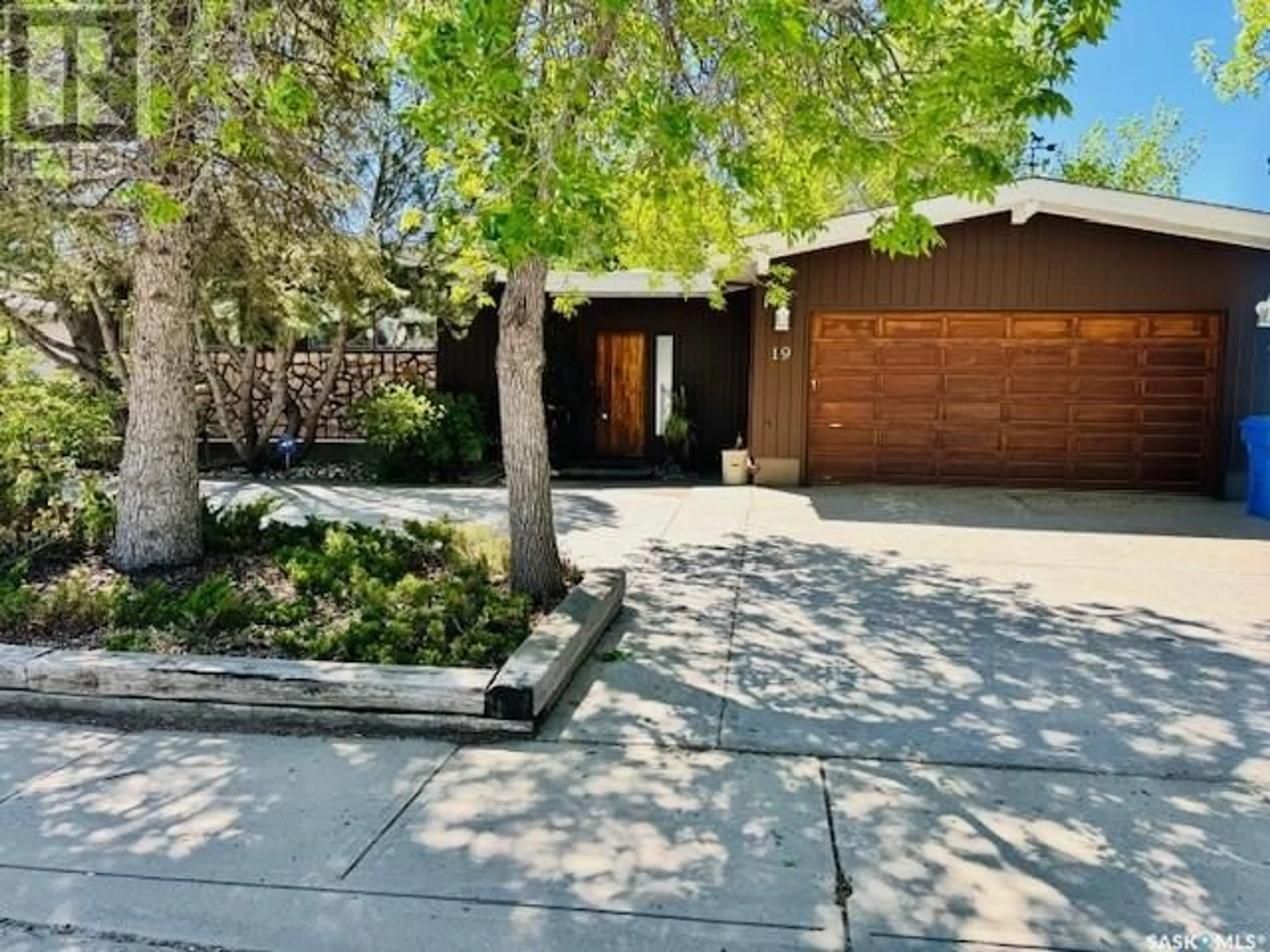 Home with brick exterior material, street for 19 LINCOLN DRIVE, Regina Saskatchewan S4S2V7