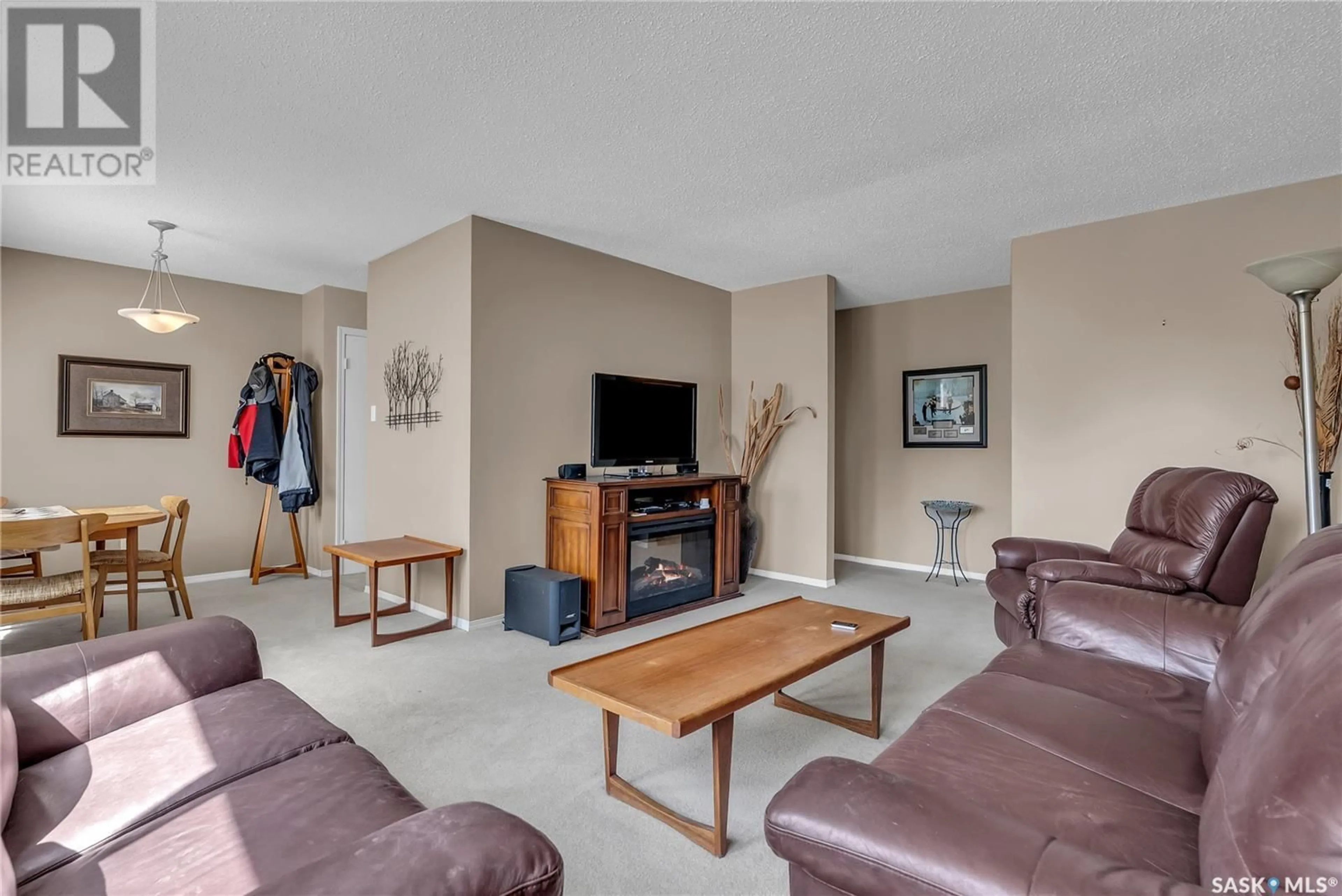 Living room with furniture, unknown for 90 CHURCHILL DRIVE, Saskatoon Saskatchewan S7K3X4