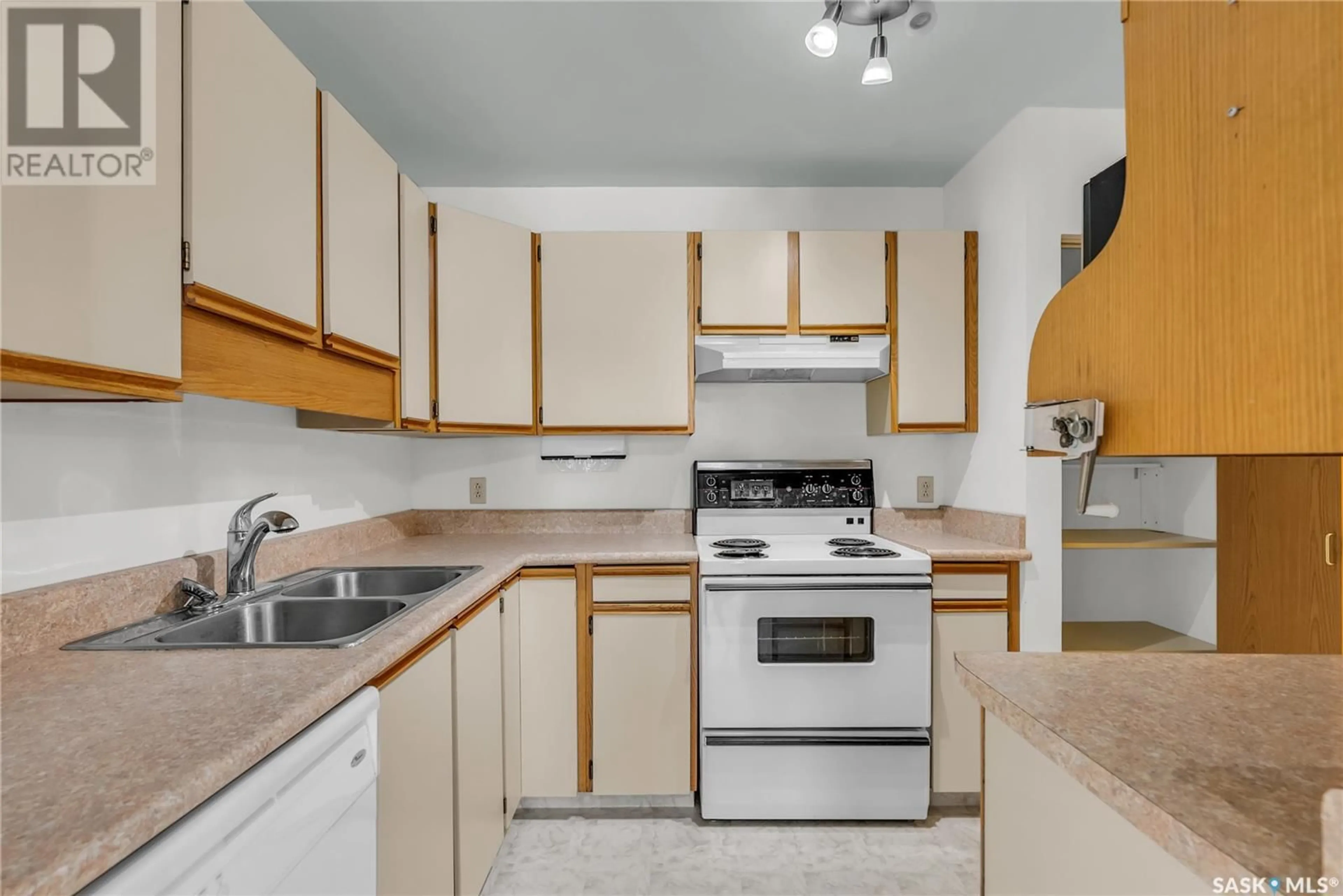 Standard kitchen, unknown for 11 95 MAIN STREET, Hague Saskatchewan S0K1X0