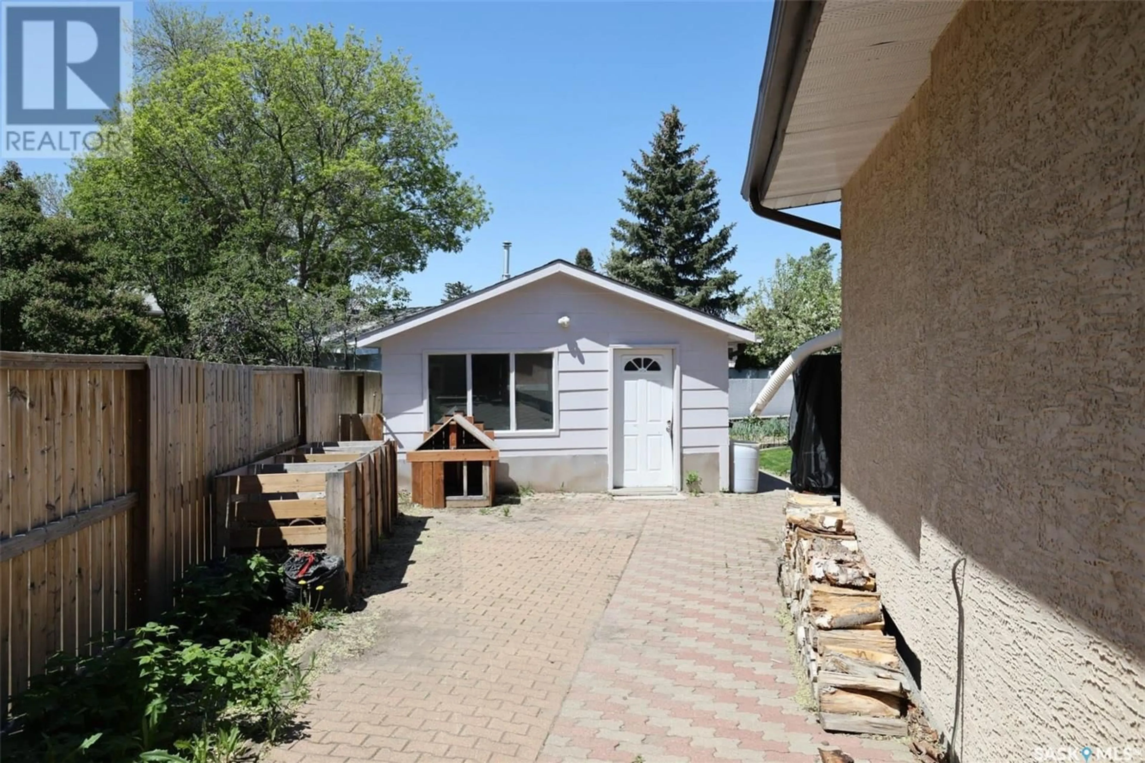 Patio, street for 71 CHAMP CRESCENT, Regina Saskatchewan S4R5B5