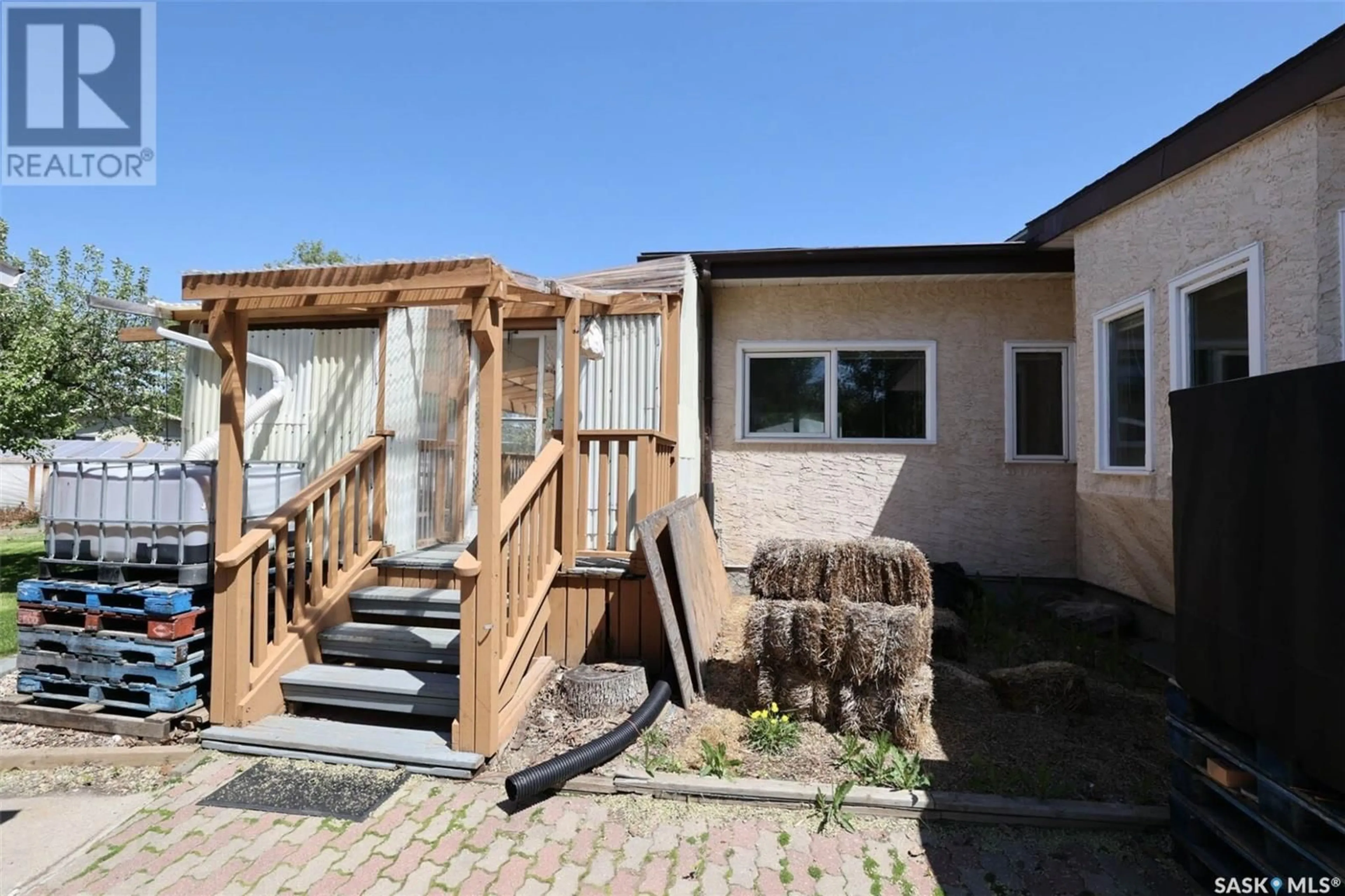 Patio, street for 71 CHAMP CRESCENT, Regina Saskatchewan S4R5B5