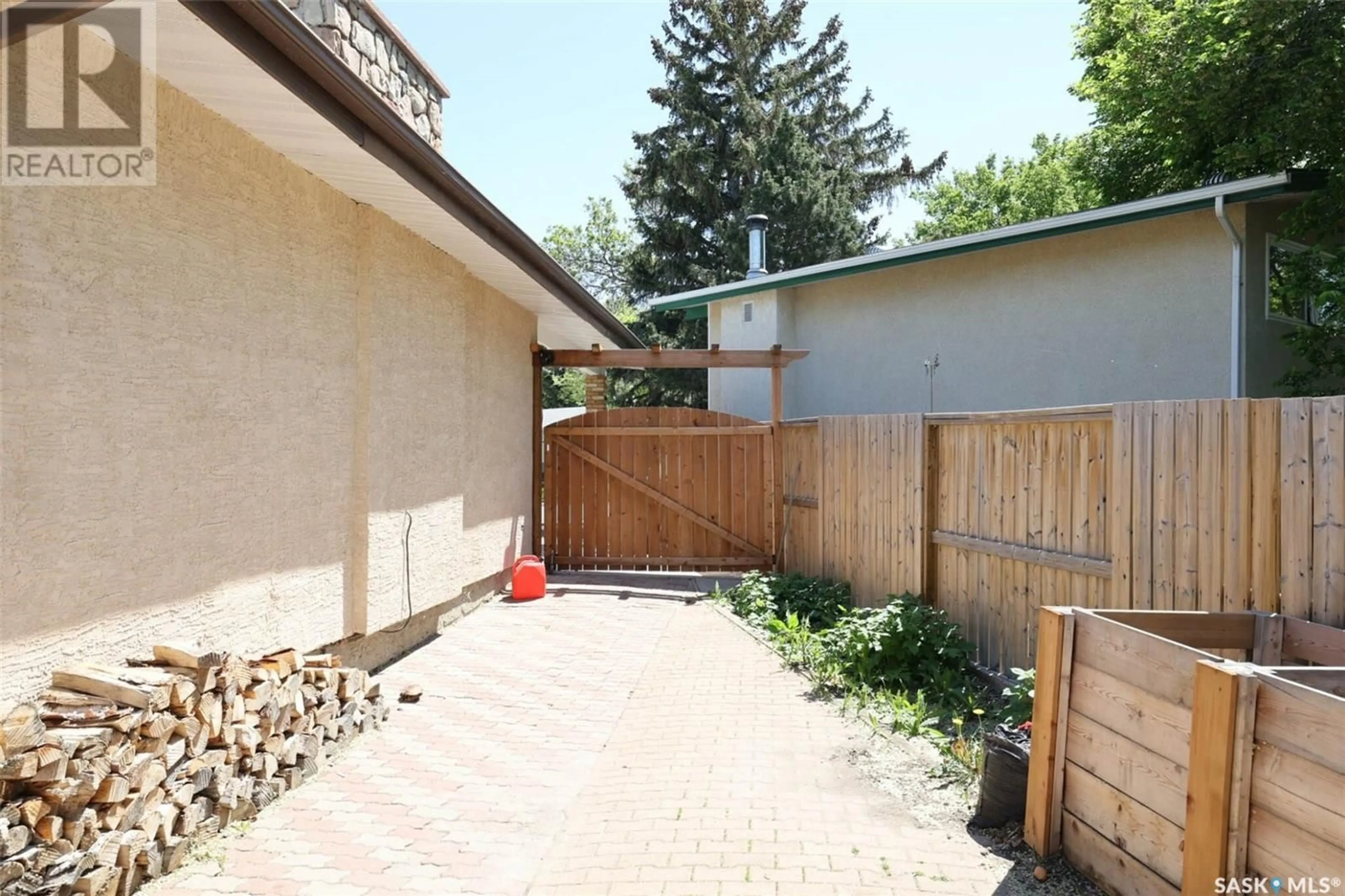 Patio, street for 71 CHAMP CRESCENT, Regina Saskatchewan S4R5B5