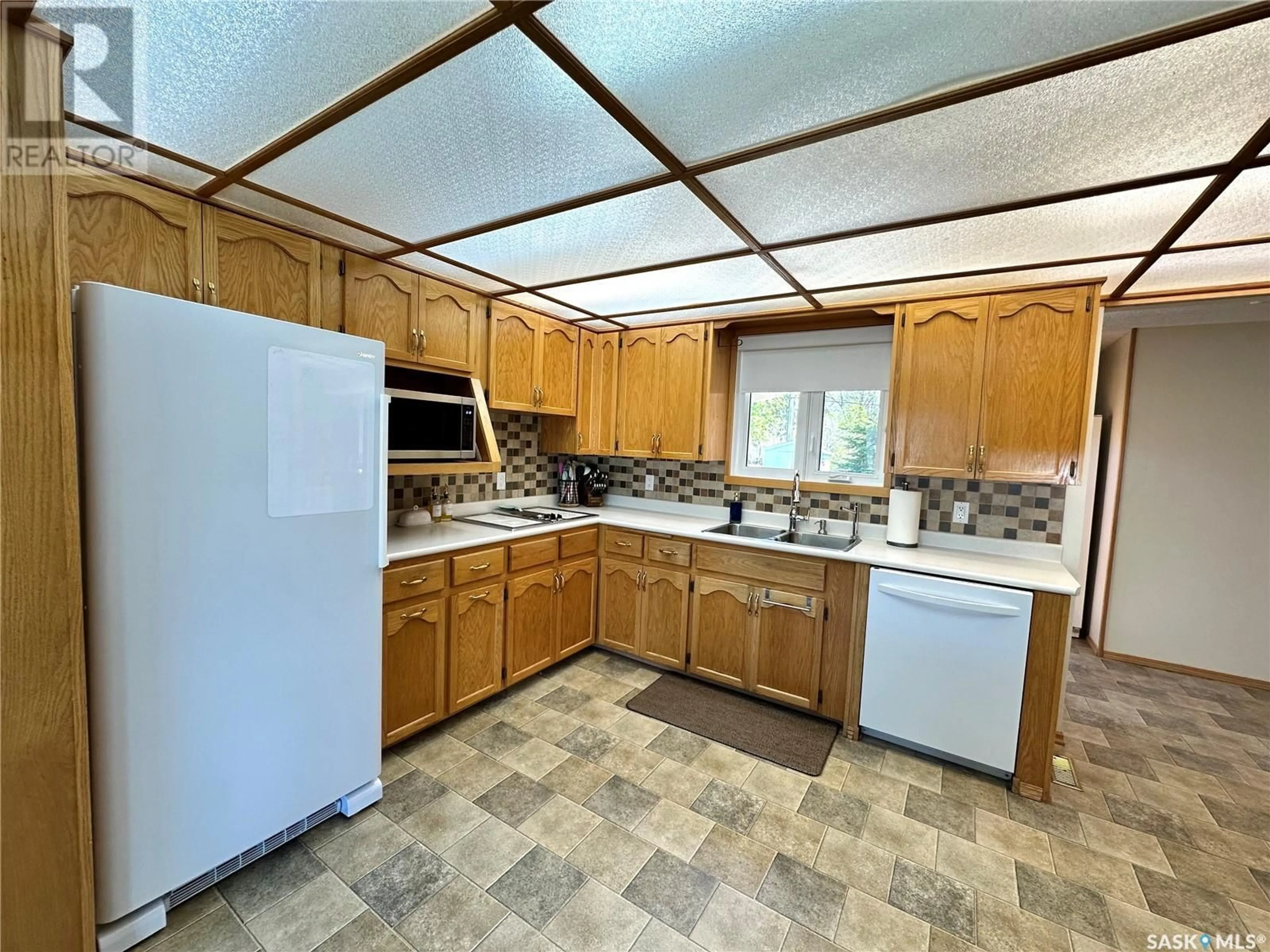 Standard kitchen, unknown for 8005 6TH STREET, Rosthern Saskatchewan S0K3R0