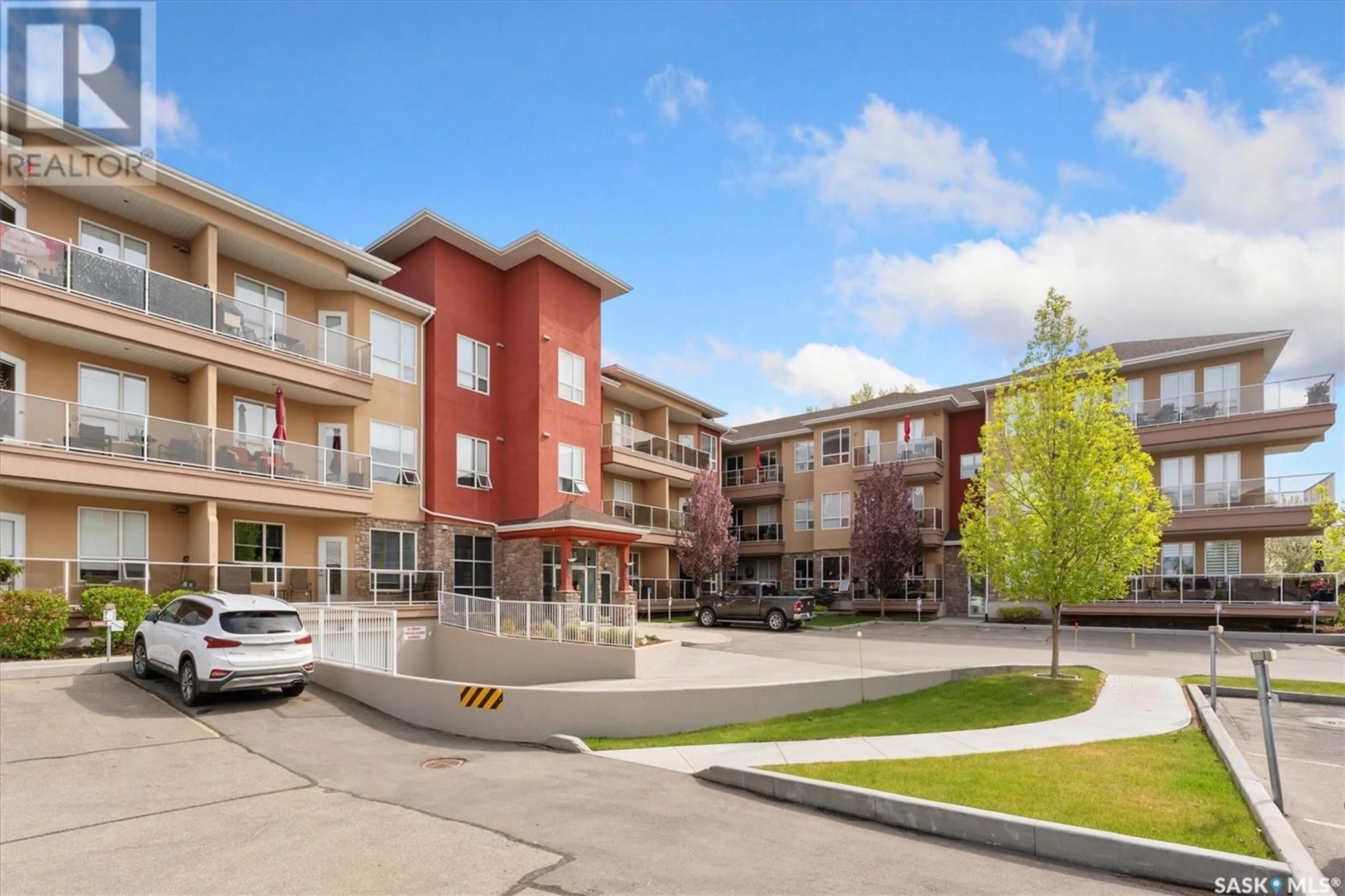 Patio, building for 308 - 1015 MOSS AVENUE, Saskatoon Saskatchewan S7H4J3