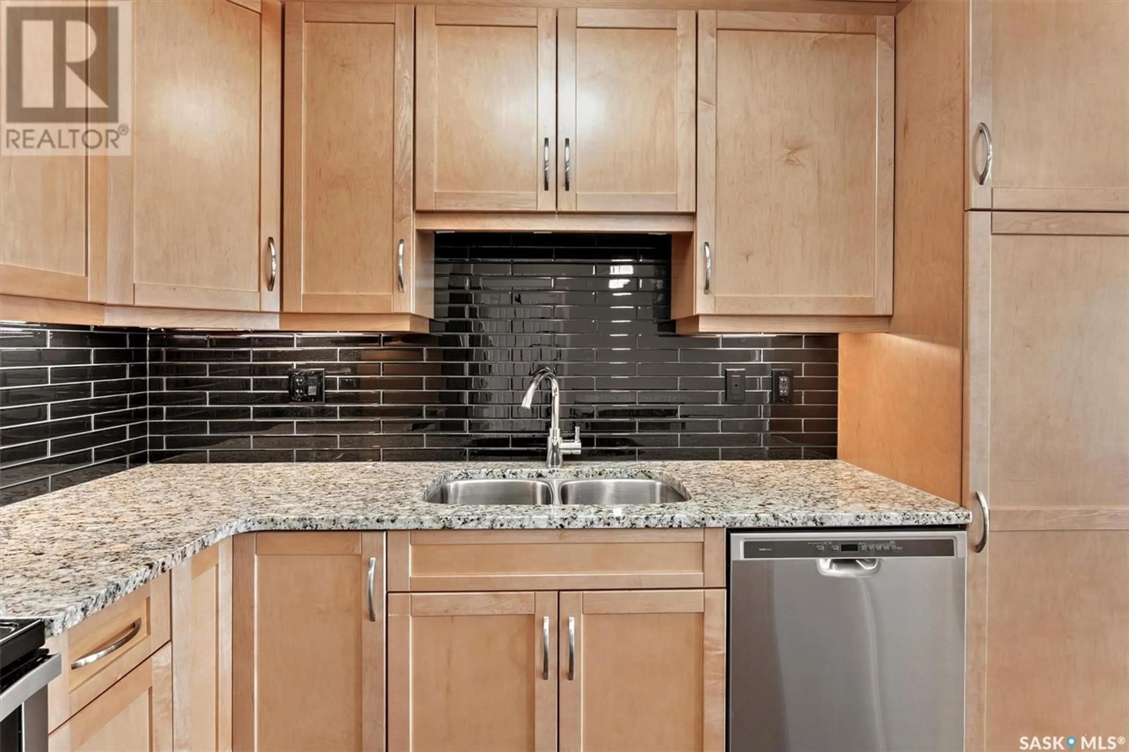 Standard kitchen, ceramic/tile floor for 308 - 1015 MOSS AVENUE, Saskatoon Saskatchewan S7H4J3