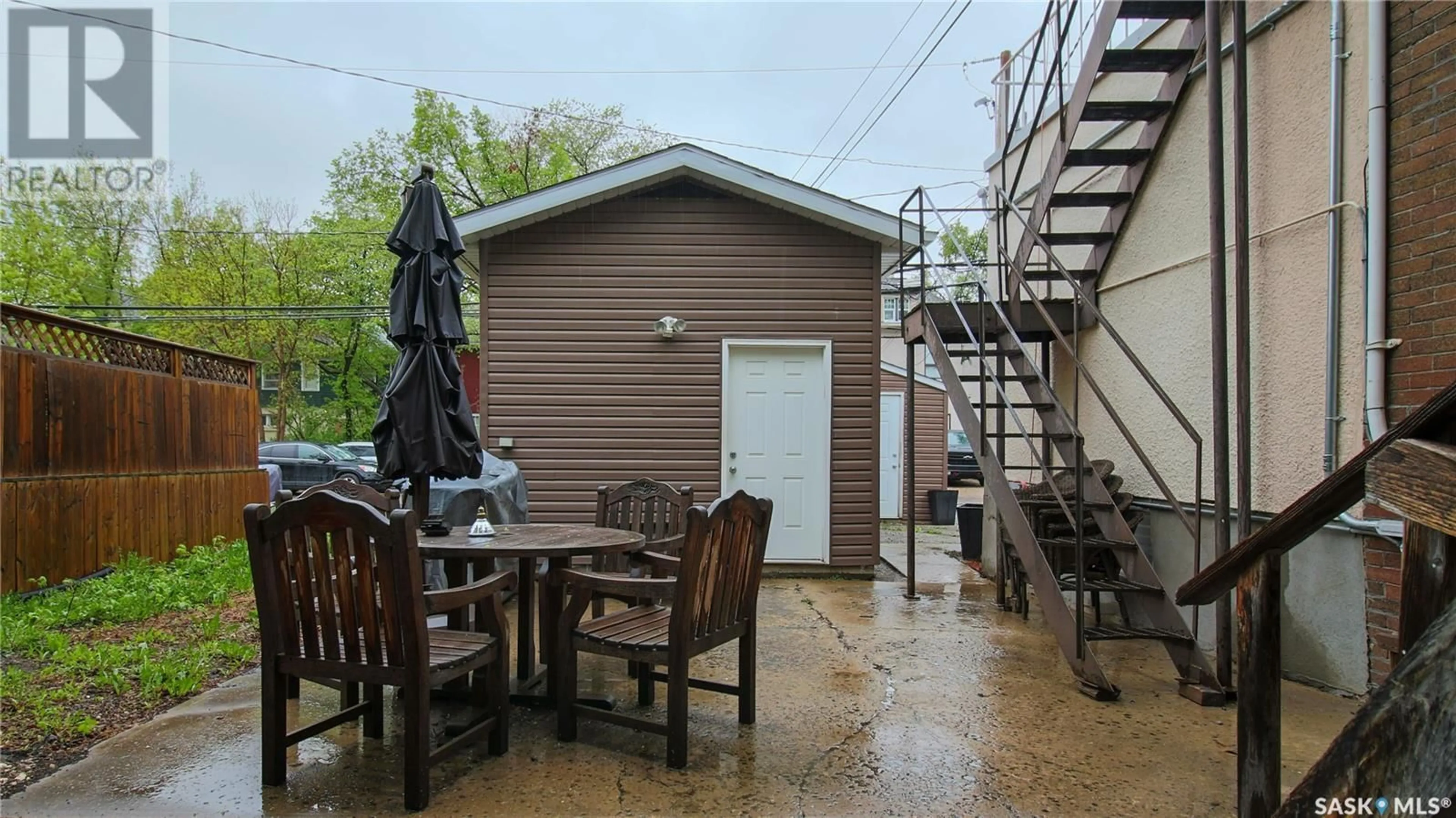Patio, street for 2301 15TH AVENUE, Regina Saskatchewan S4P1A3
