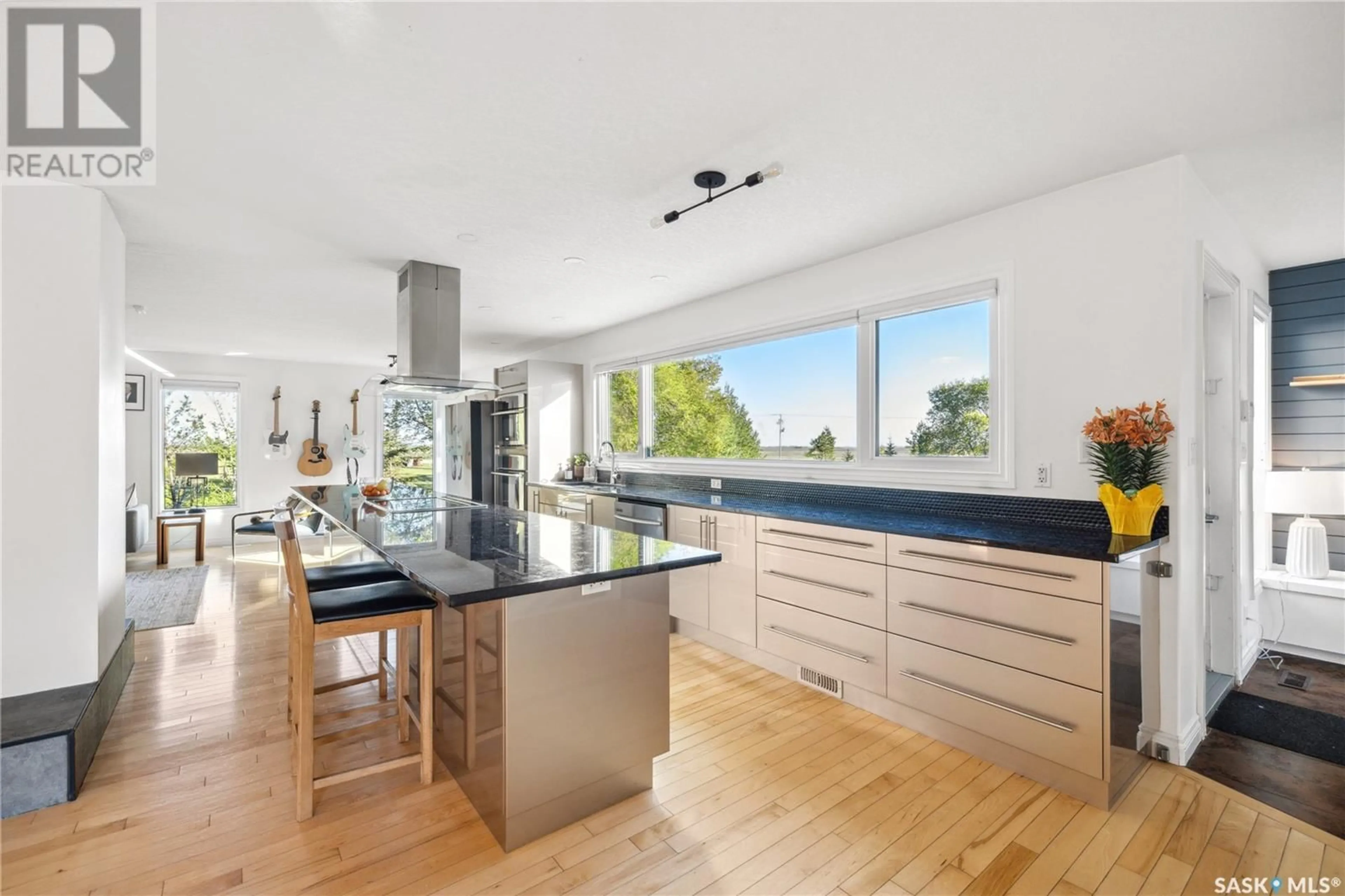 Contemporary kitchen, unknown for 11801 HWY 48, Edenwold Rm No. 158 Saskatchewan S4L5B1