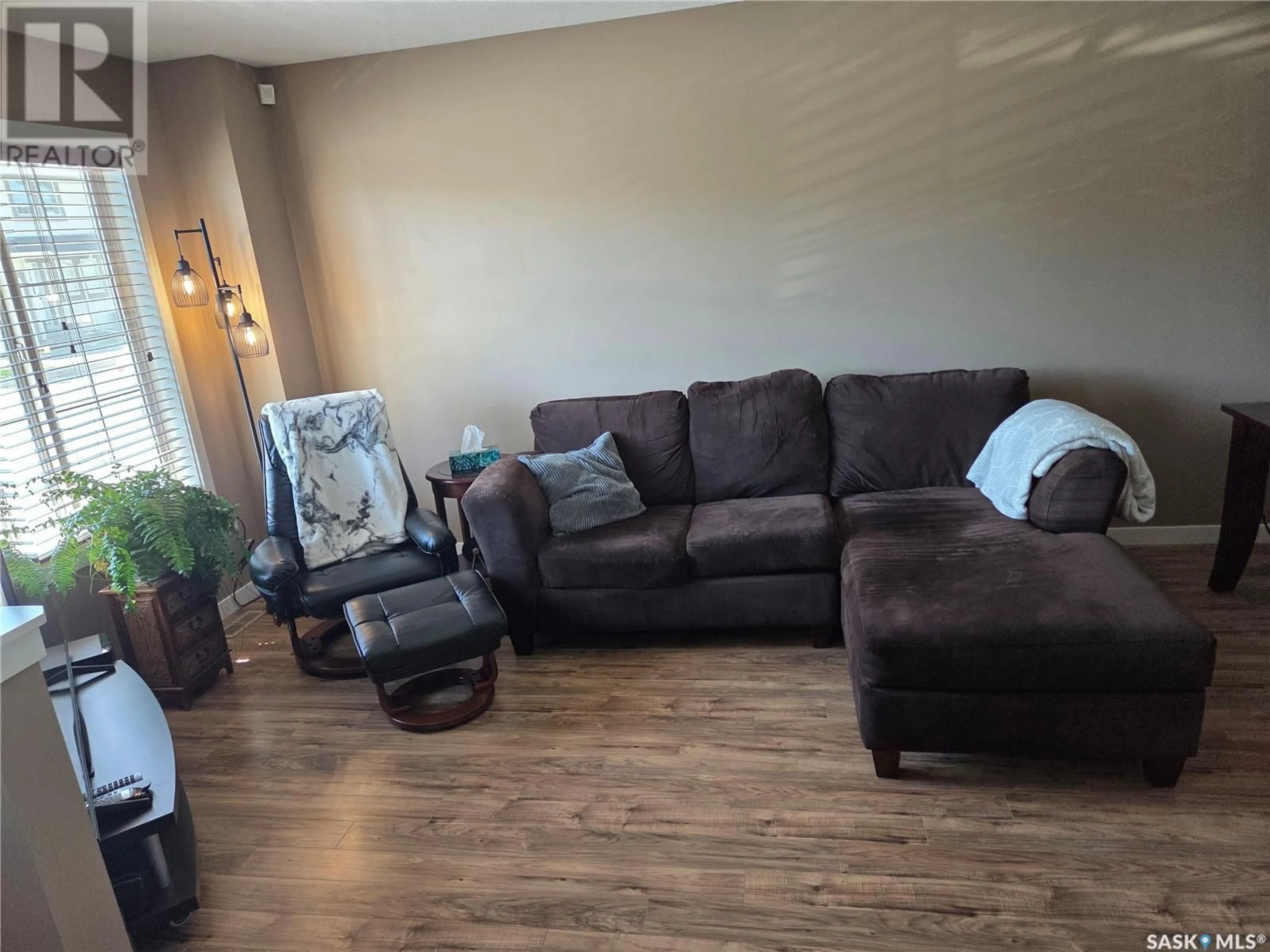 Living room with furniture, unknown for 4101 - 43 PRESTON CRESCENT, Regina Saskatchewan S4X0G3