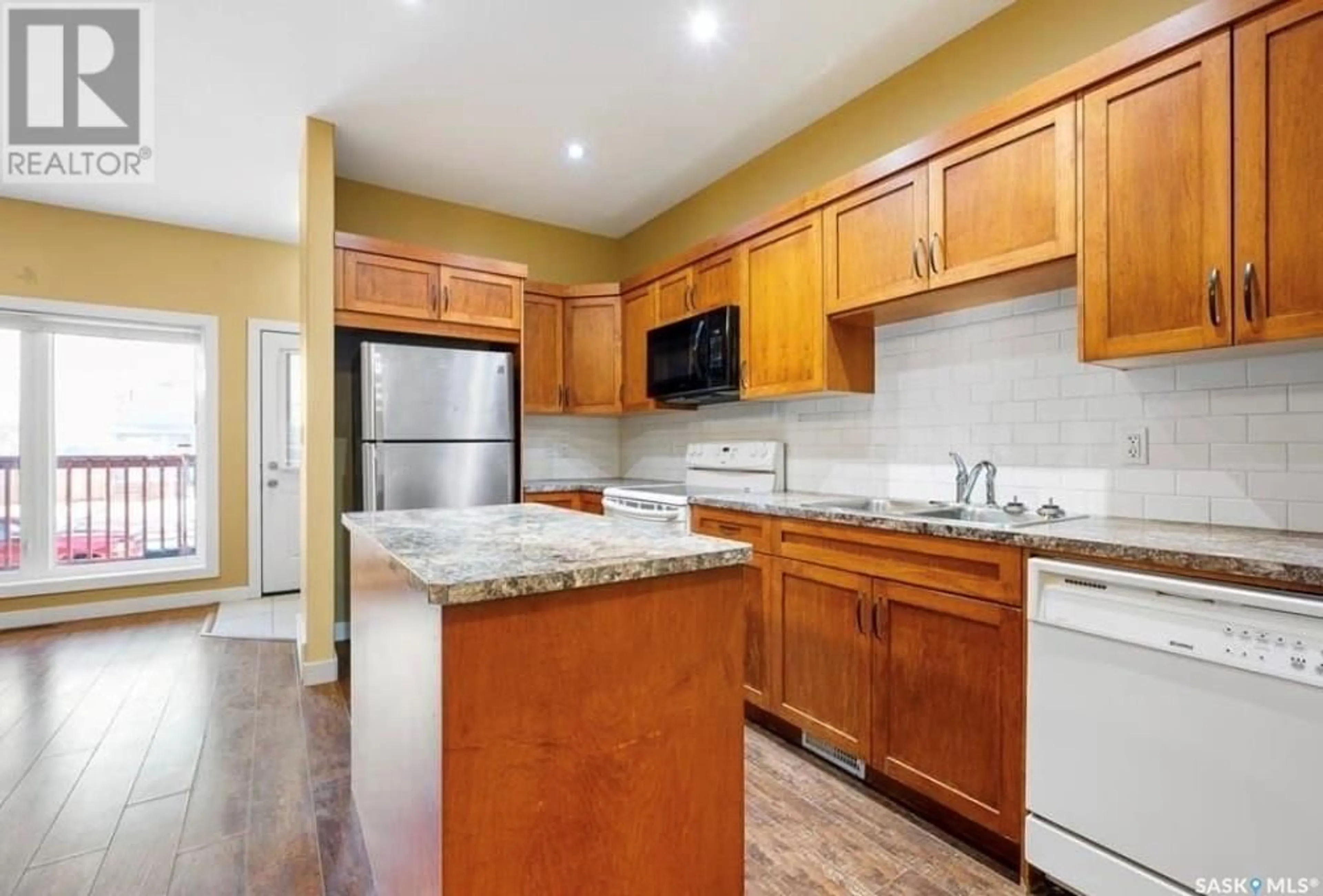 Standard kitchen, unknown for 1069 LINDSAY STREET, Regina Saskatchewan S4N3A8