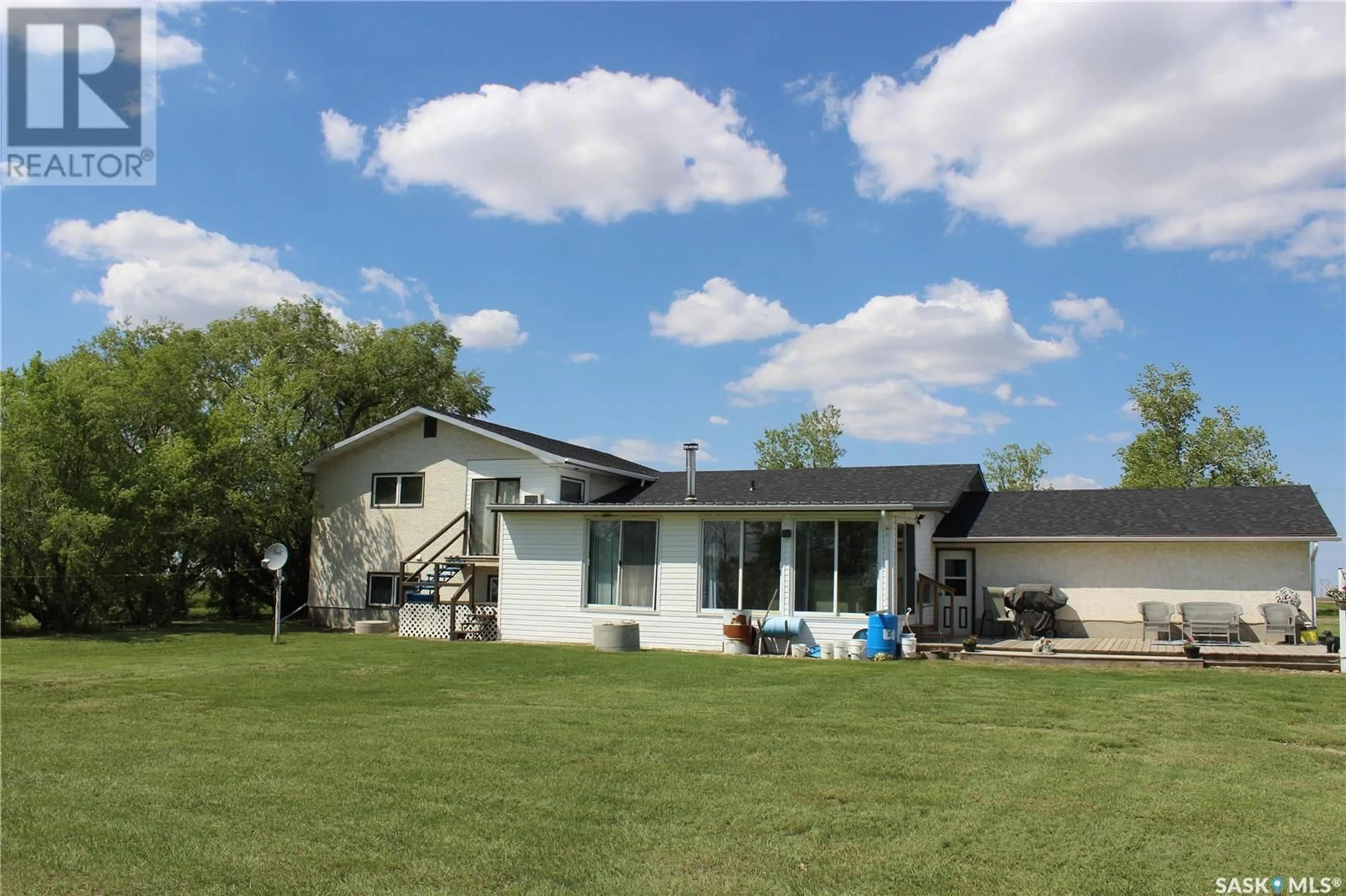A pic from outside/outdoor area/front of a property/back of a property/a pic from drone, unknown for HISKE ACREAGE, Estevan Rm No. 5 Saskatchewan S4A2A7