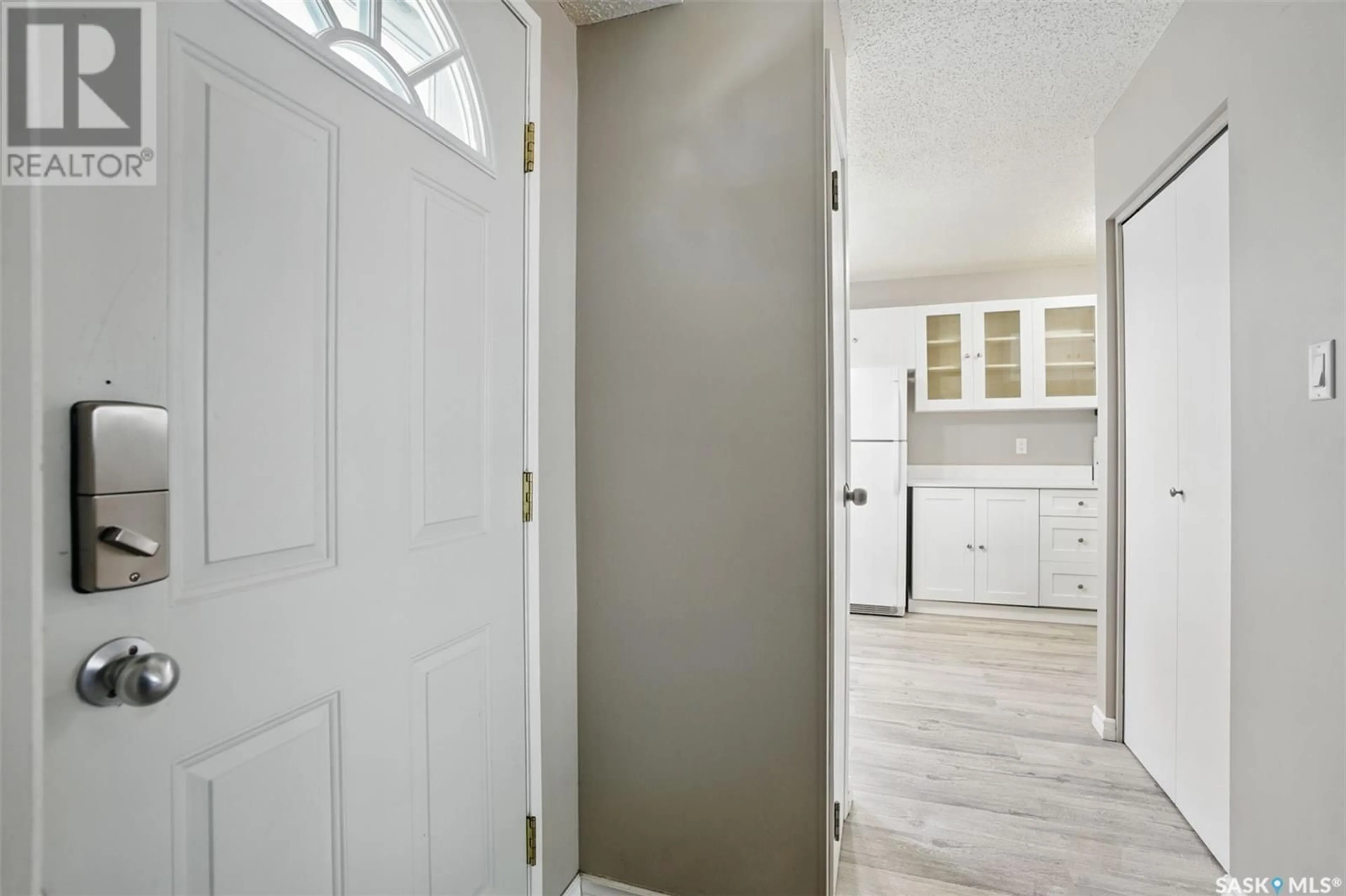 Indoor entryway for 70 330 HAIGHT CRESCENT, Saskatoon Saskatchewan S7H4V9