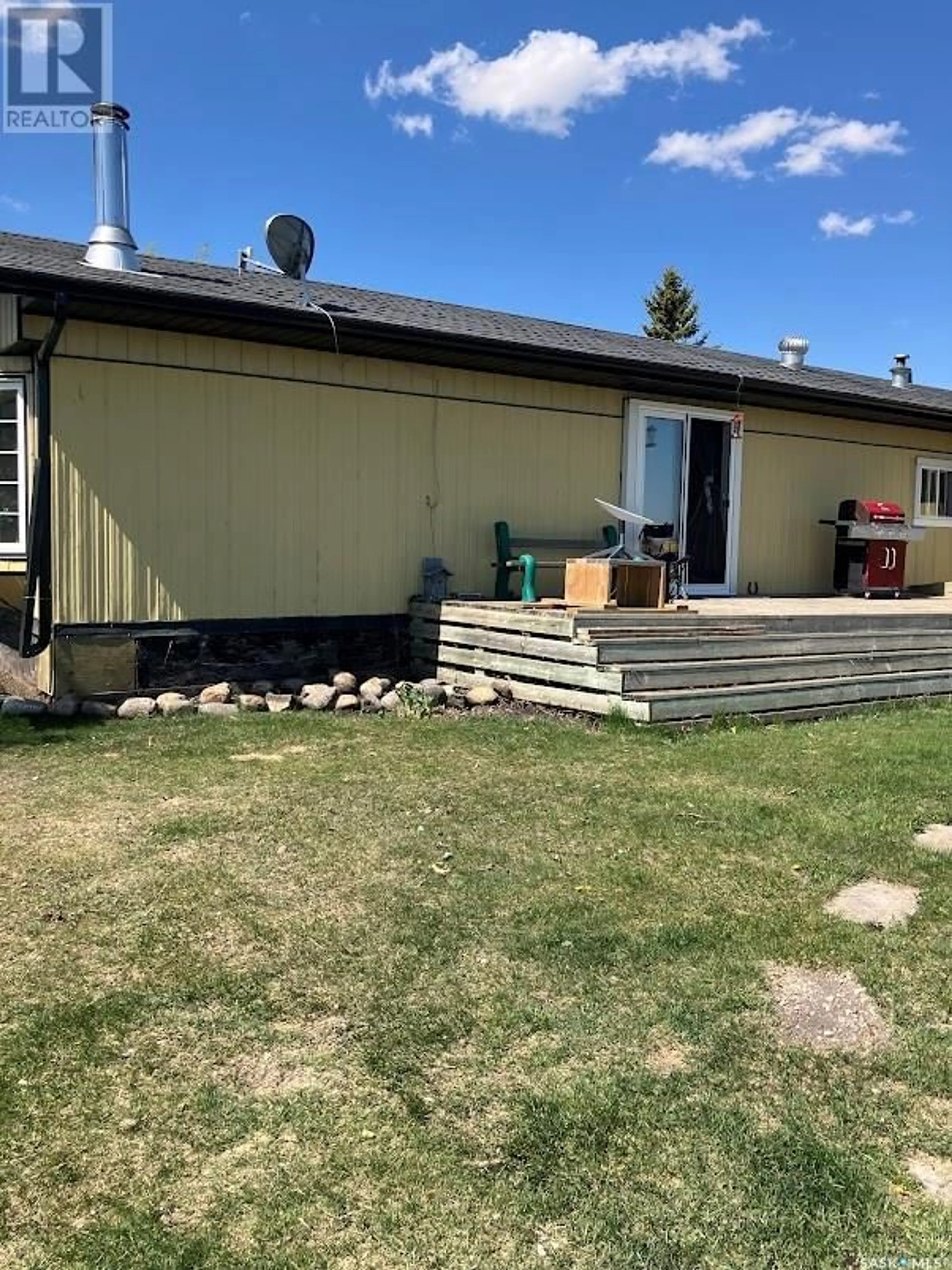 A pic from outside/outdoor area/front of a property/back of a property/a pic from drone, unknown for SARA ACREAGE, Stanley Rm No. 215 Saskatchewan S0A2P0