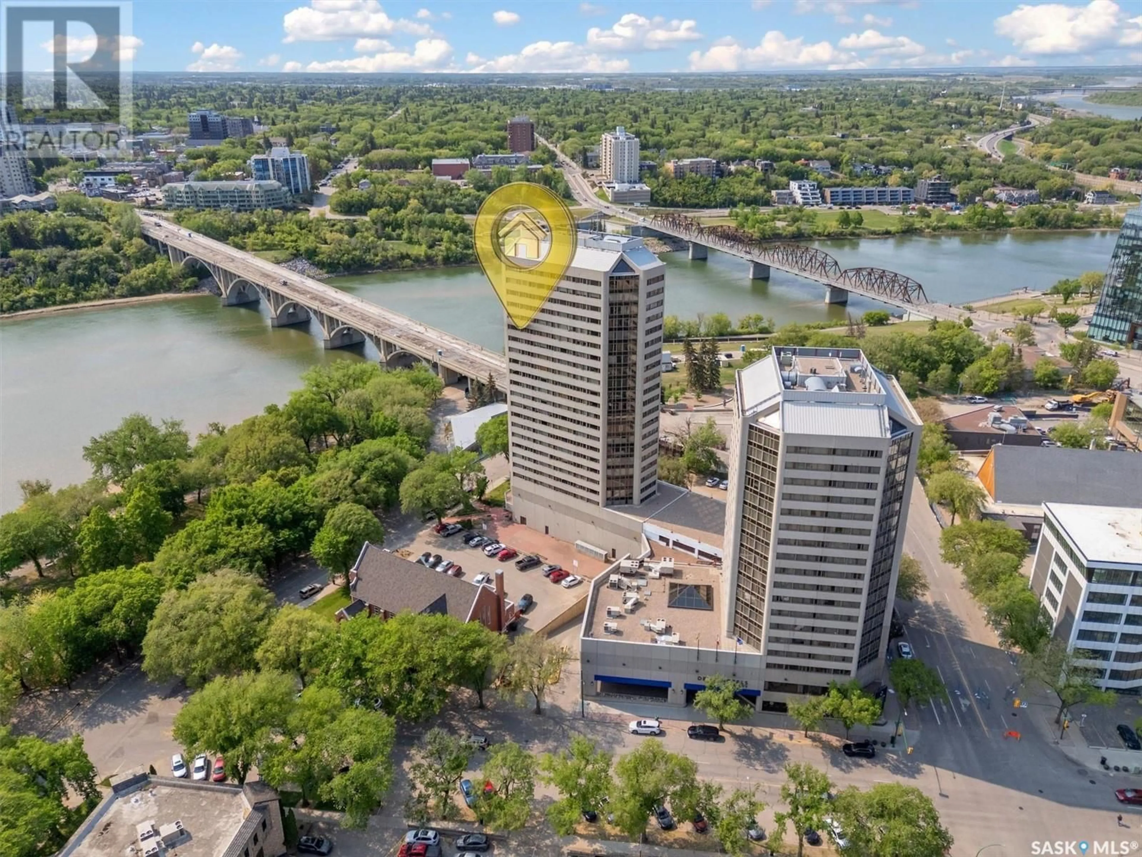 A pic from outside/outdoor area/front of a property/back of a property/a pic from drone, city buildings view from balcony for 424 - 1940 SPADINA CRESCENT, Saskatoon Saskatchewan S7K6X7