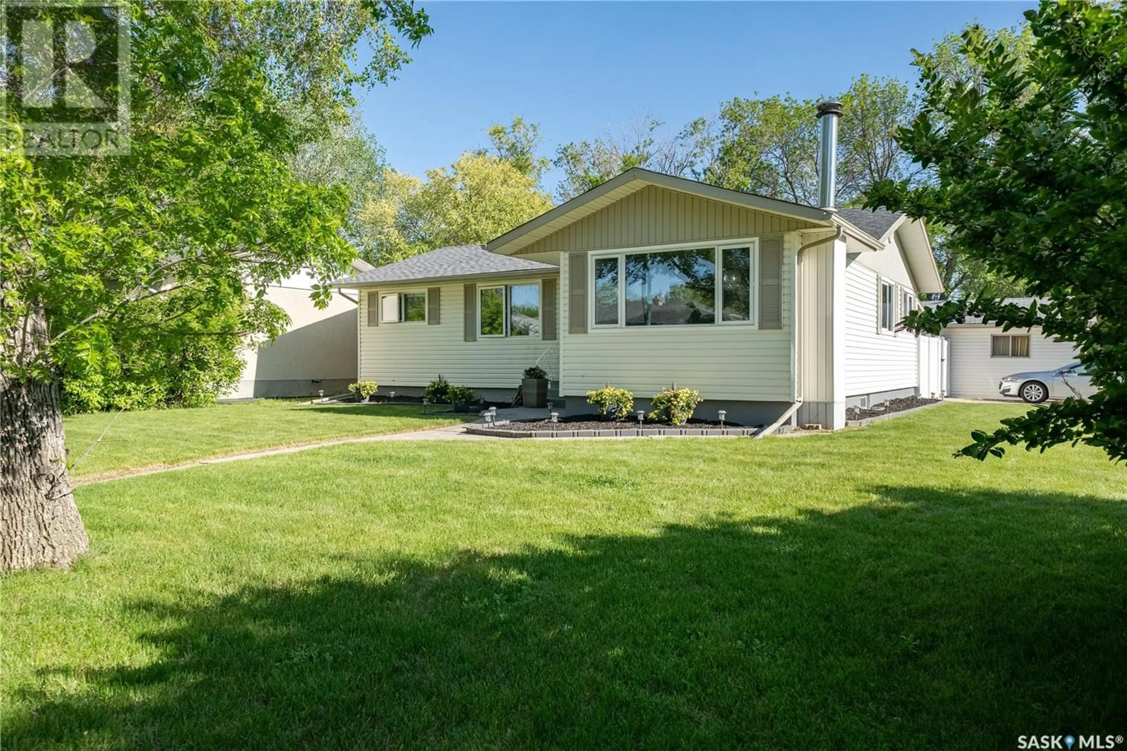 Home with vinyl exterior material, street for 88 MATHESON CRESCENT, Regina Saskatchewan S4R5C4