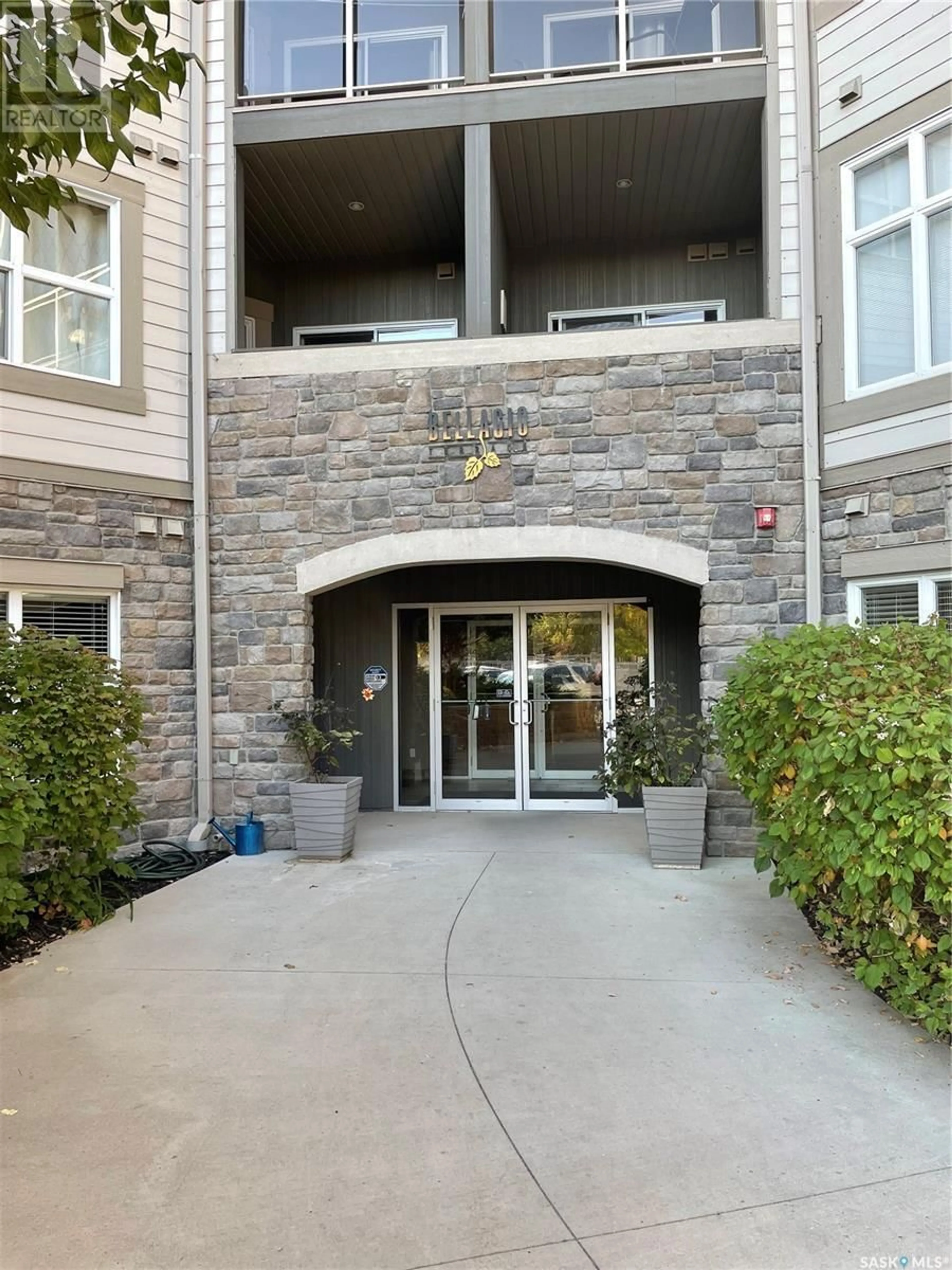 Indoor foyer for 1220 - 316 BLACKFOOT DRIVE, Regina Saskatchewan S4S6T2
